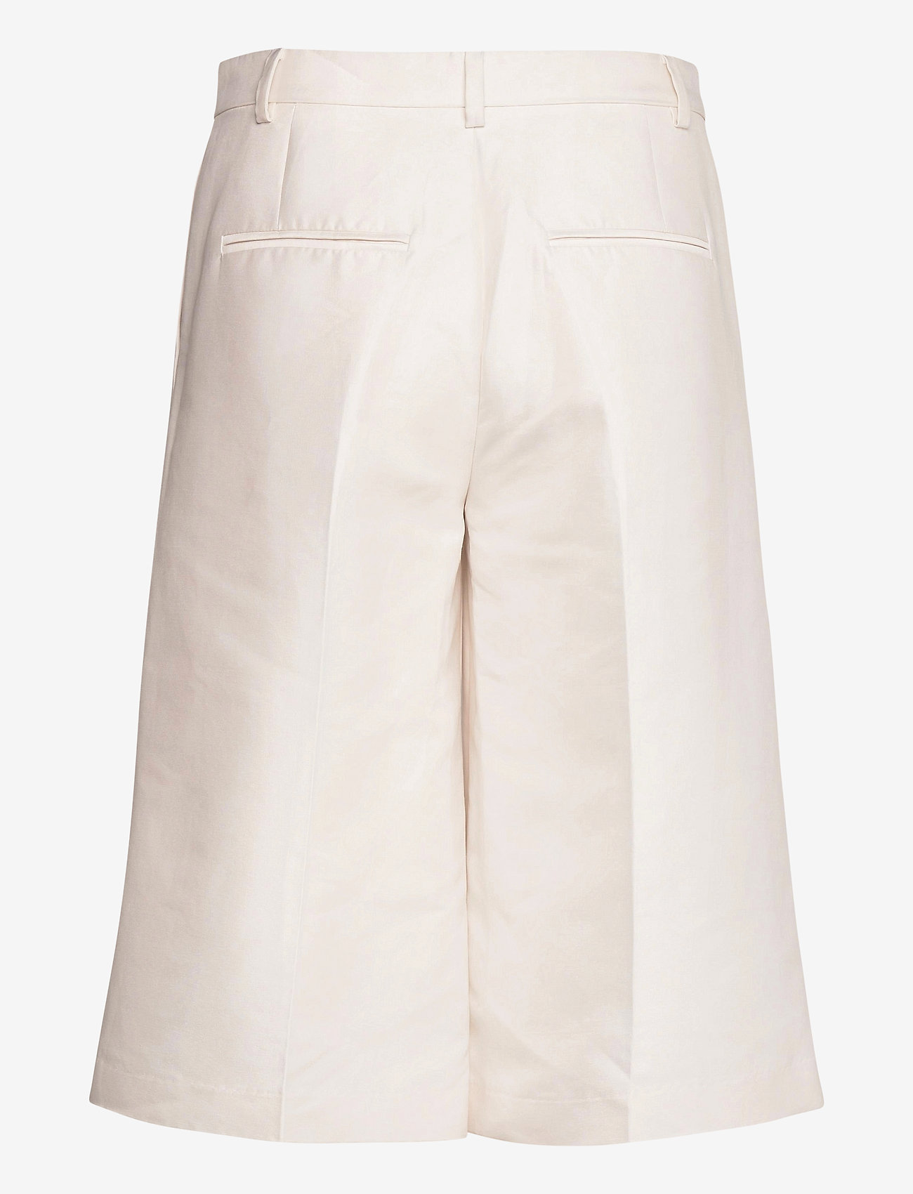 2NDDAY - 2ND Barnett - bermudashorts - jet stream - 1