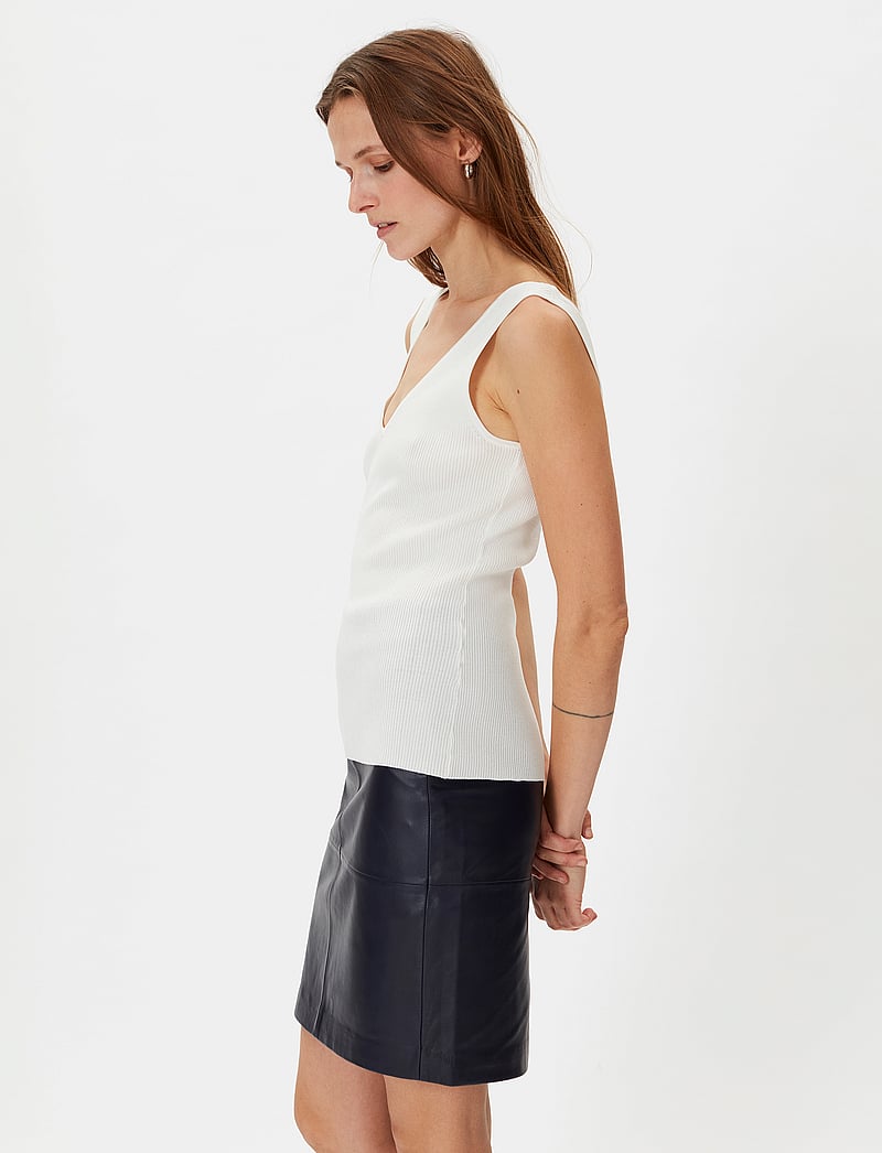 2NDDAY - 2ND Ruth - tanktops - jet stream - 3