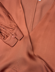 2NDDAY - 2ND Serene - Fluid Satin - wrap dresses - brown patina - 2