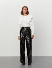 2NDDAY - 2ND Edition Cedar - Soft Patent Lea - leather trousers - meteorite (black) - 0