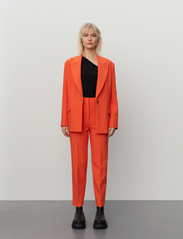 2NDDAY - 2ND Janet - Attired Suiting - festkläder till outletpriser - mandarin red - 2
