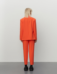 2NDDAY - 2ND Janet - Attired Suiting - odzież imprezowa w cenach outletowych - mandarin red - 4