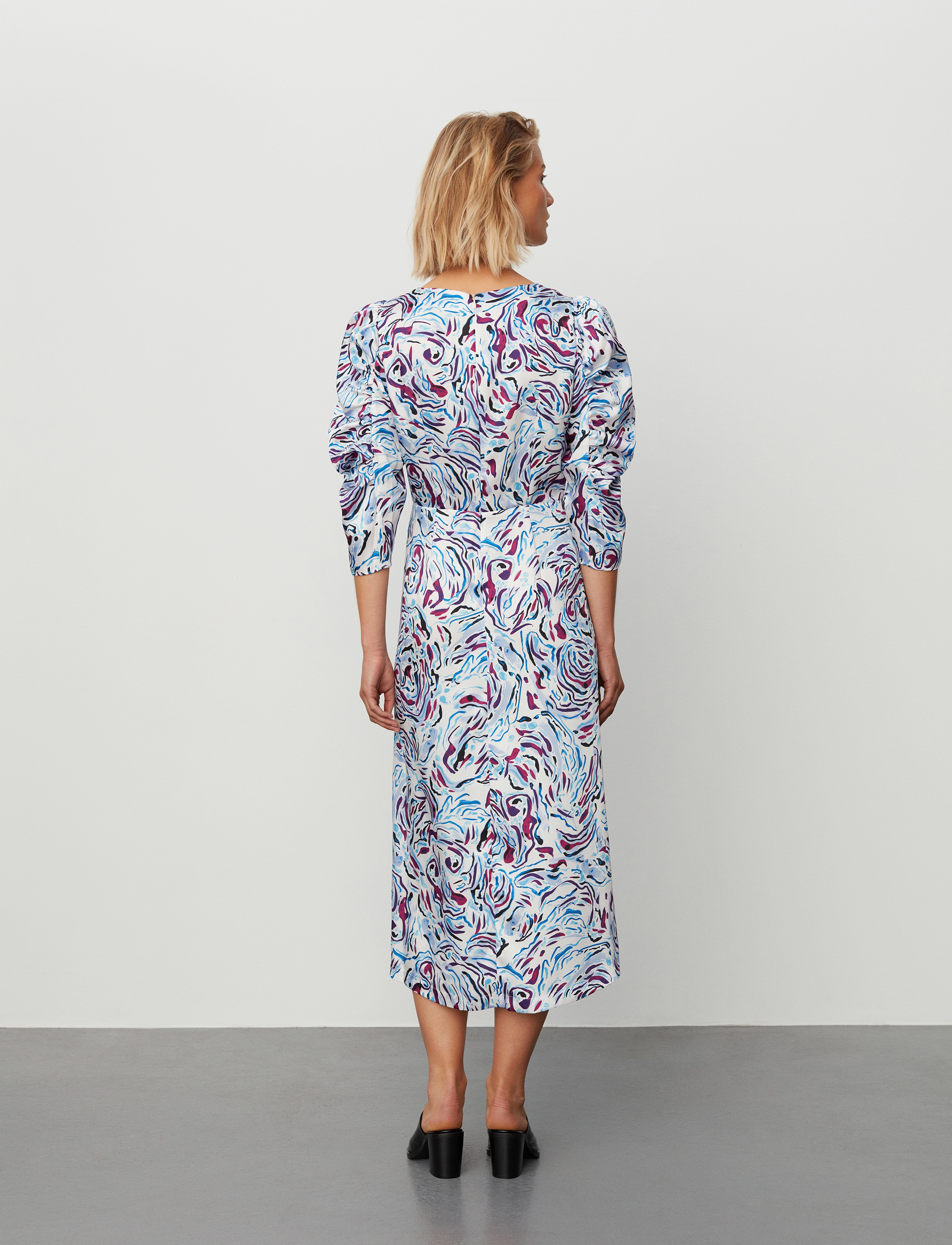 2NDDAY - 2ND Antoinette - Drapy Twill print - festkjoler - dancing lines blue - 4