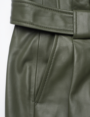 2NDDAY - 2ND Foley - Leather Appeal - festtøj til outletpriser - kombu green - 6