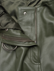 2NDDAY - 2ND Foley - Leather Appeal - festtøj til outletpriser - kombu green - 7