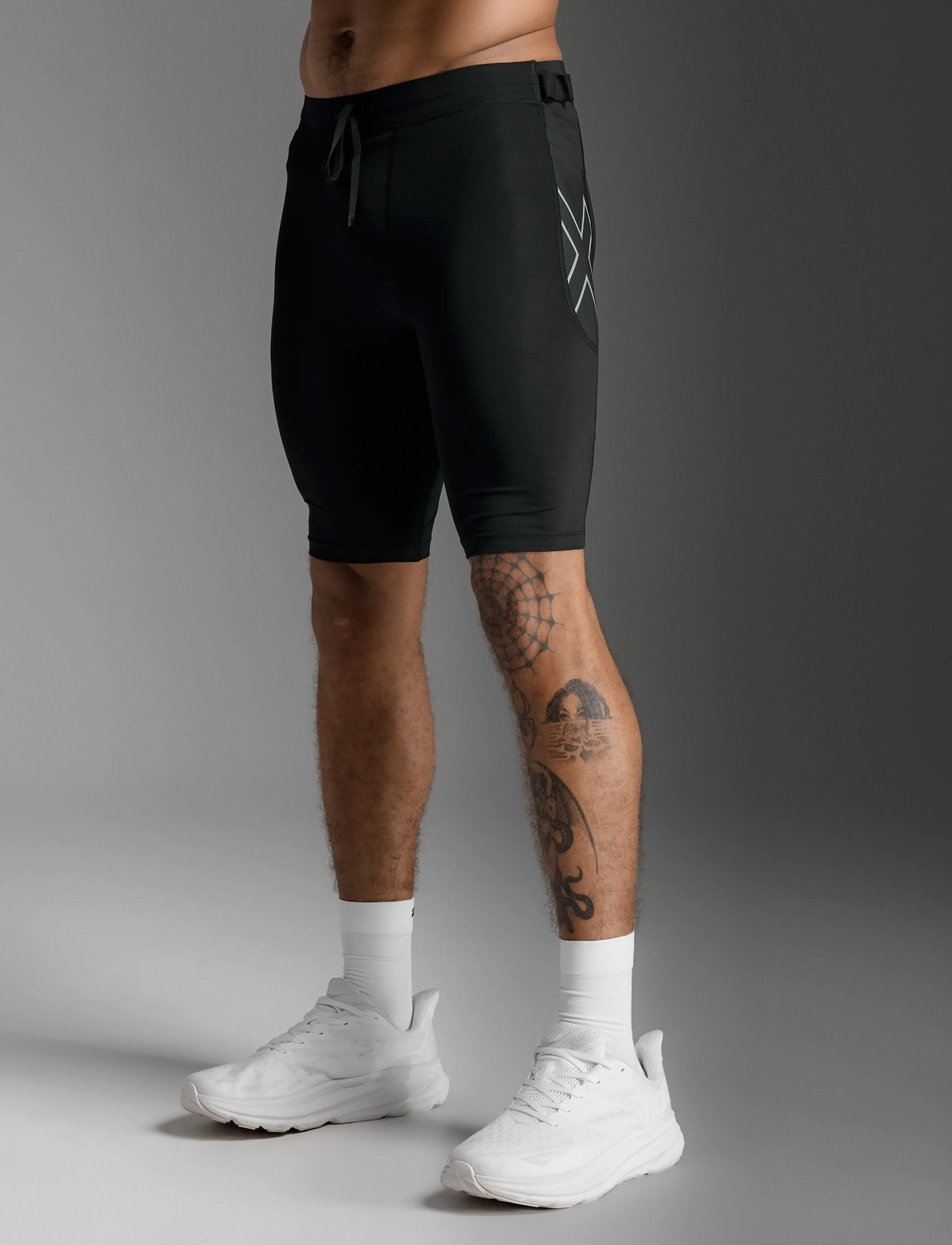 2XU - AERO MESH COMPRESSION SHORTS - jooksuretuusid - black/silver reflective - 4