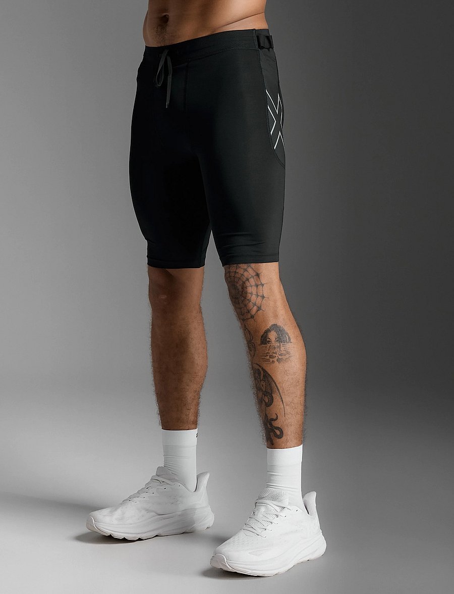 2XU - AERO MESH COMPRESSION SHORTS - jooksuretuusid - black/silver reflective - 4