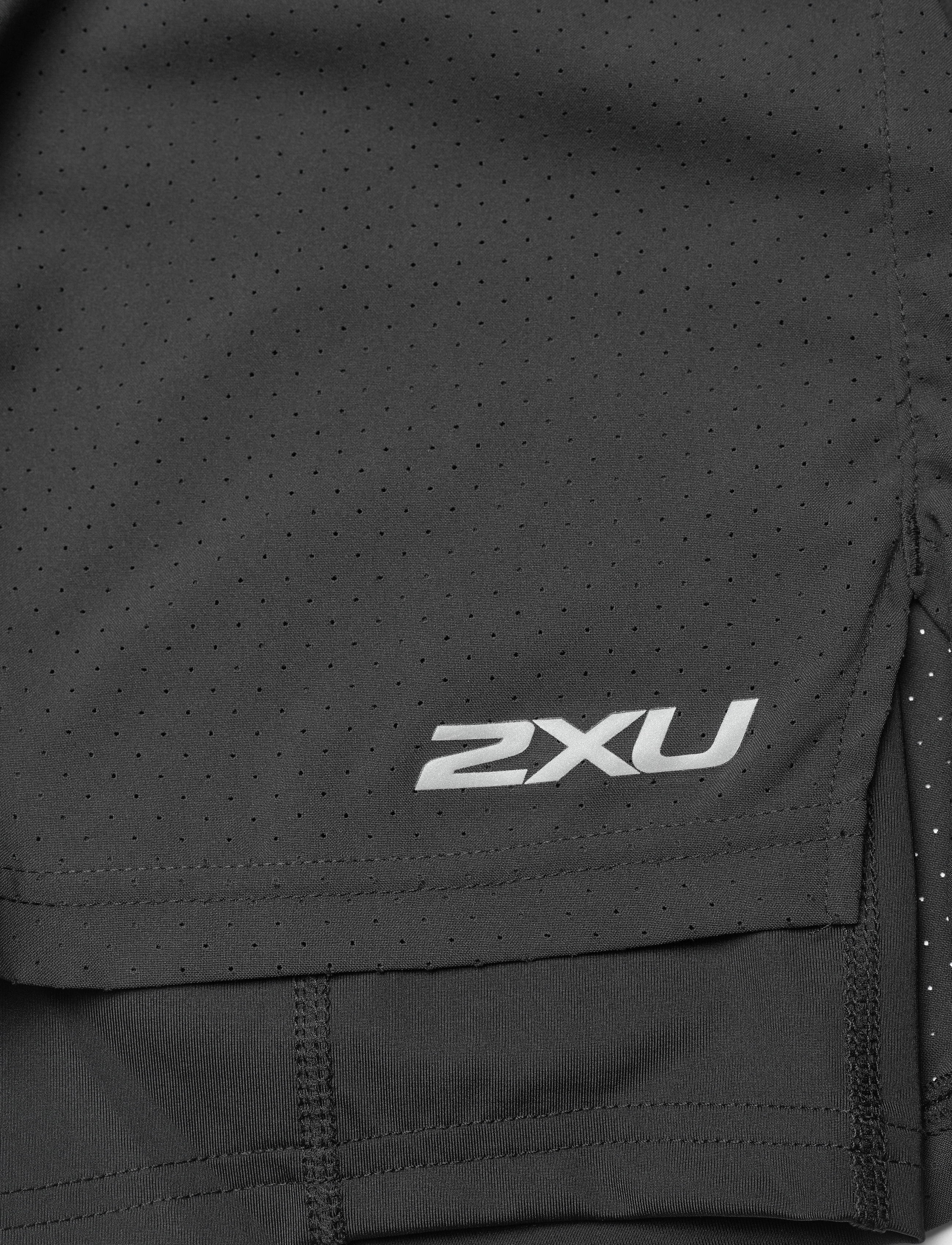2XU - AERO 2-IN-1 7 INCH SHORTS - black/silver reflective - 4
