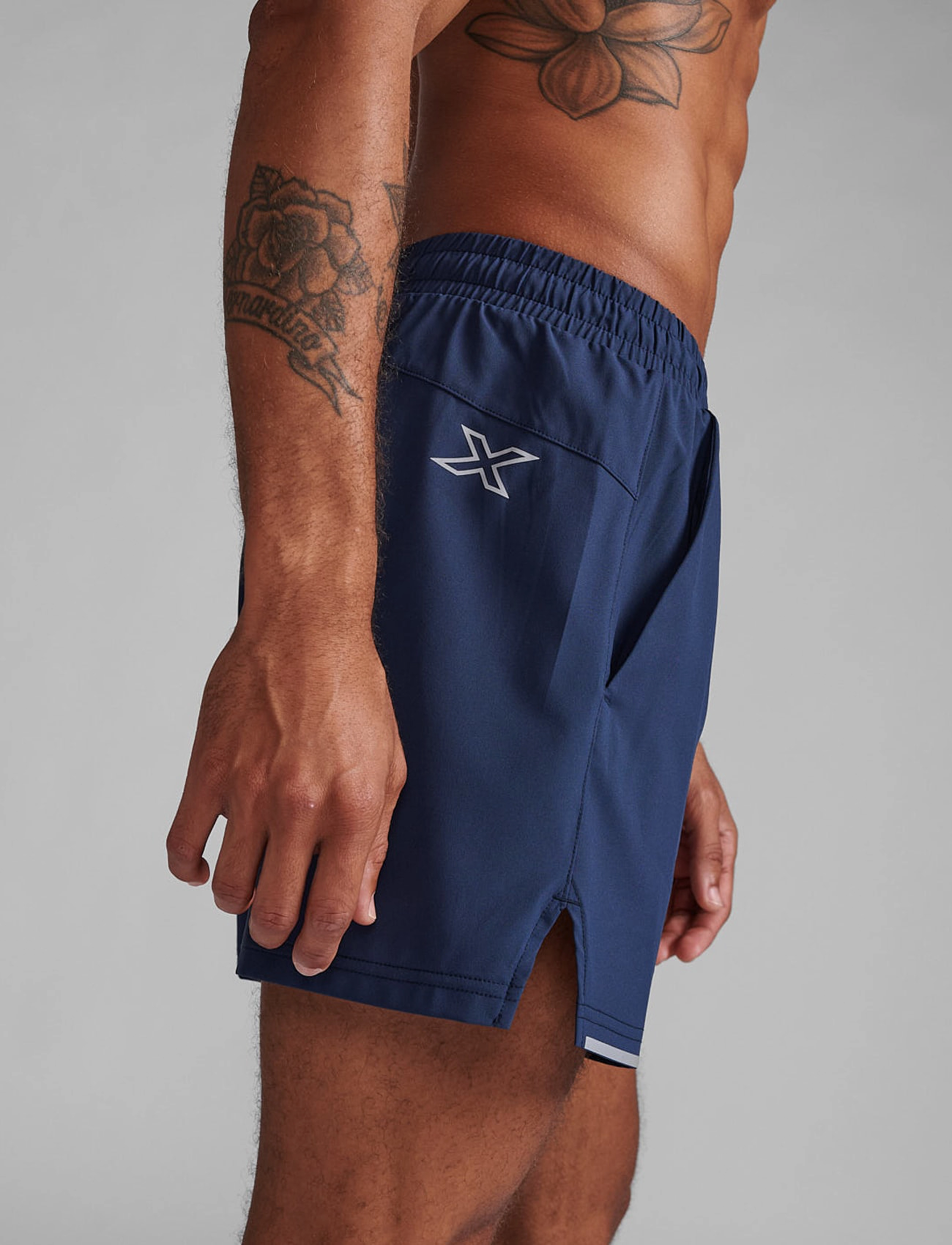 2XU - AERO 5 INCH SHORTS - laufshorts - midnight/silver reflective - 4