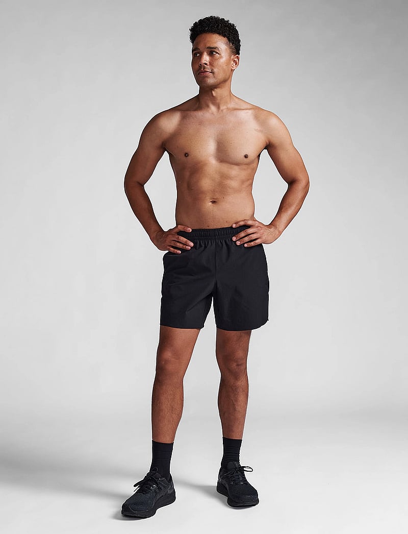 2XU - MOTION 6 INCH SHORTS - träningsshorts - black/black - 0