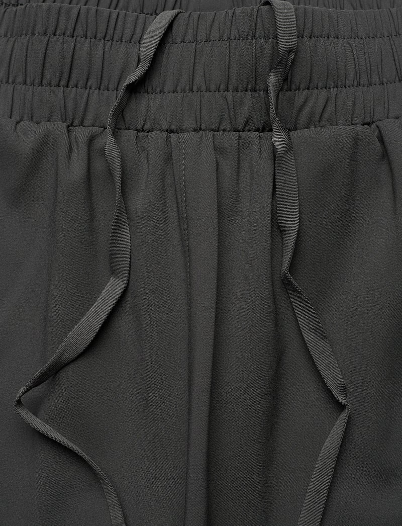2XU - AERO MESH 2-IN-1 5 INCH SHORTS - lühikesed jooksupüksid - jupiter/black reflective - 5