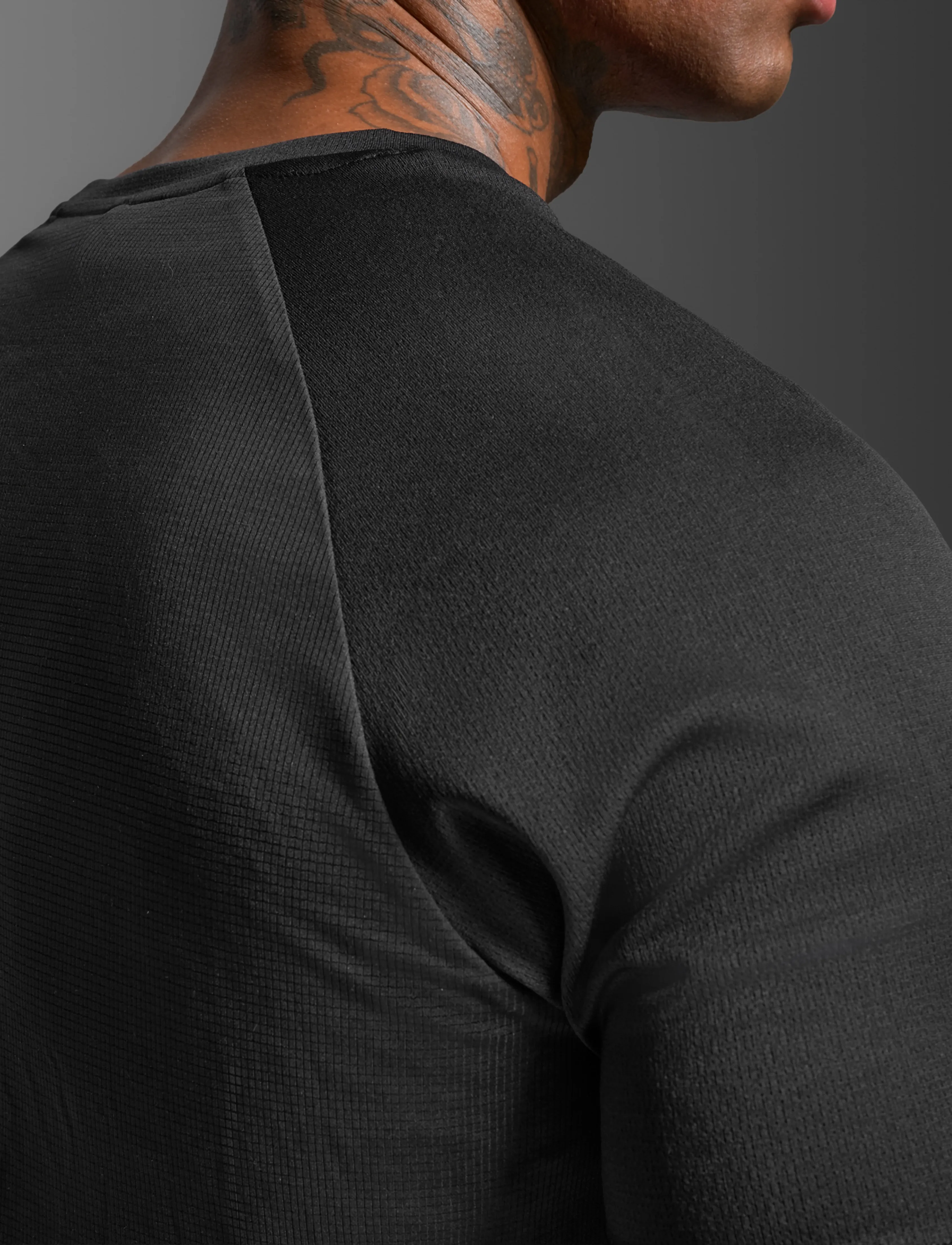 2XU - AERO MESH TEE - t-shirts - black/silver reflective - 4