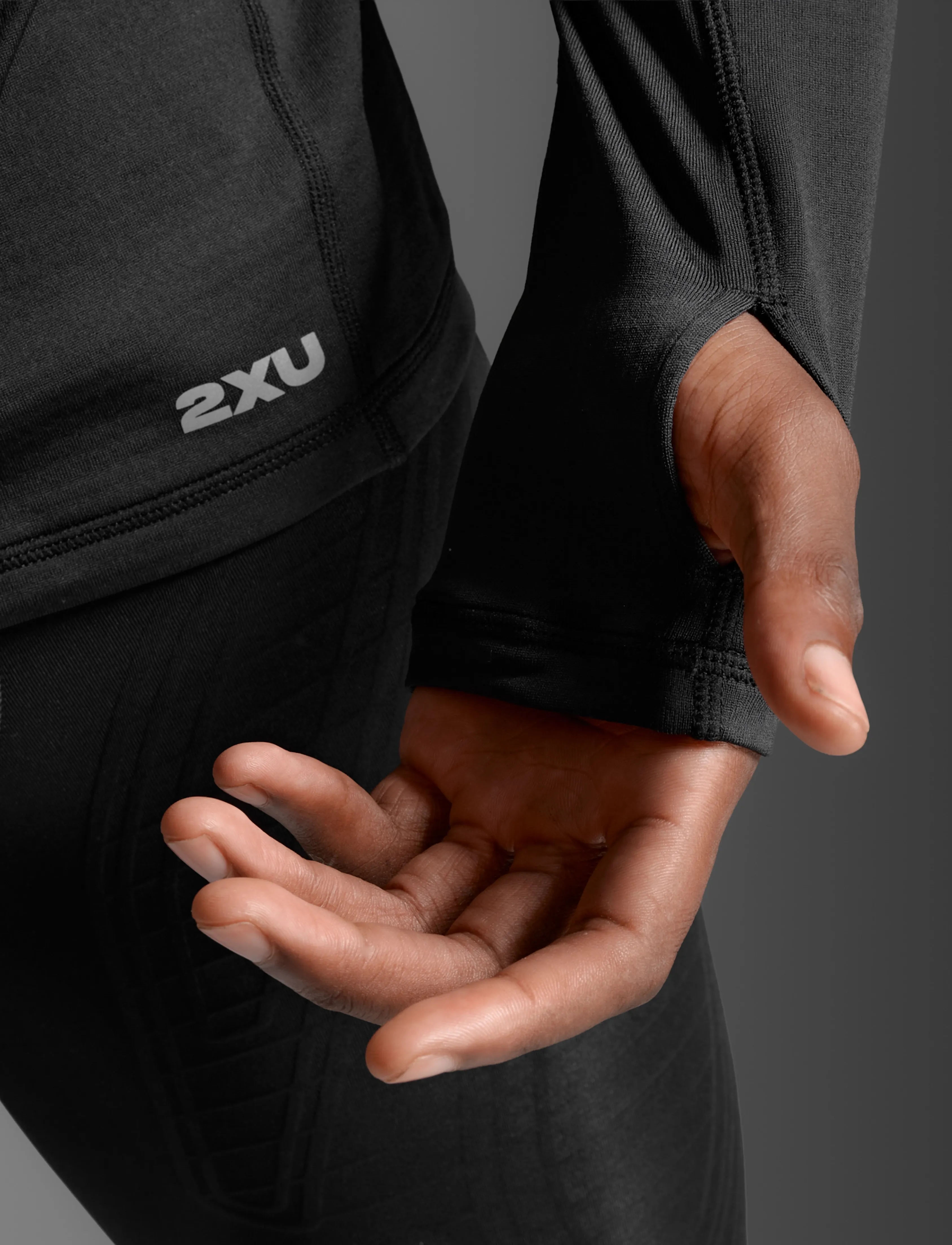 2XU - IGNITION GRID BASE LAYER - aluskihina kantavad alussärgid - black/silver reflective - 5