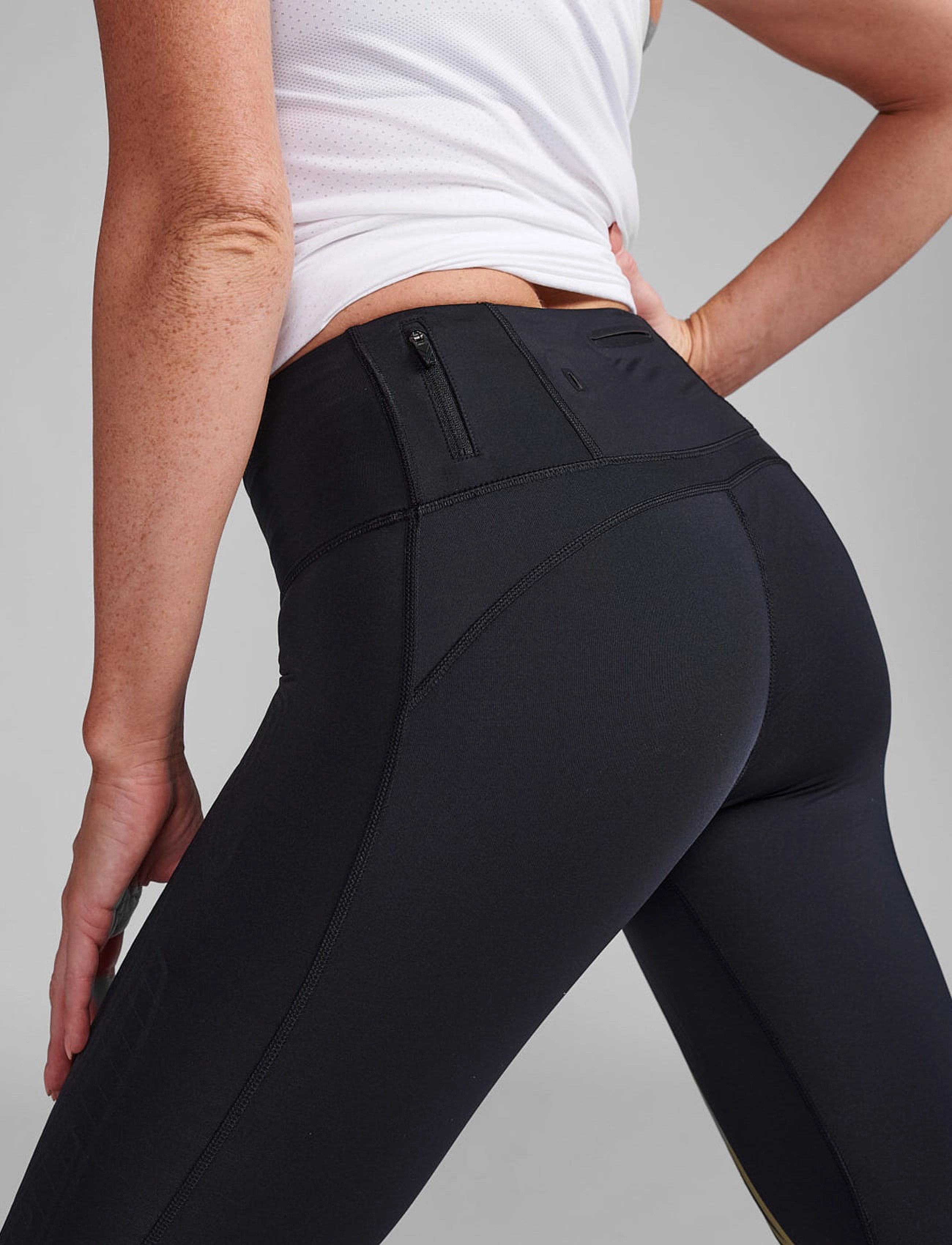 2XU - LIGHT SPEED MID-RISE COMPRESSION TIGHTS - full length - black/gold reflective - 3
