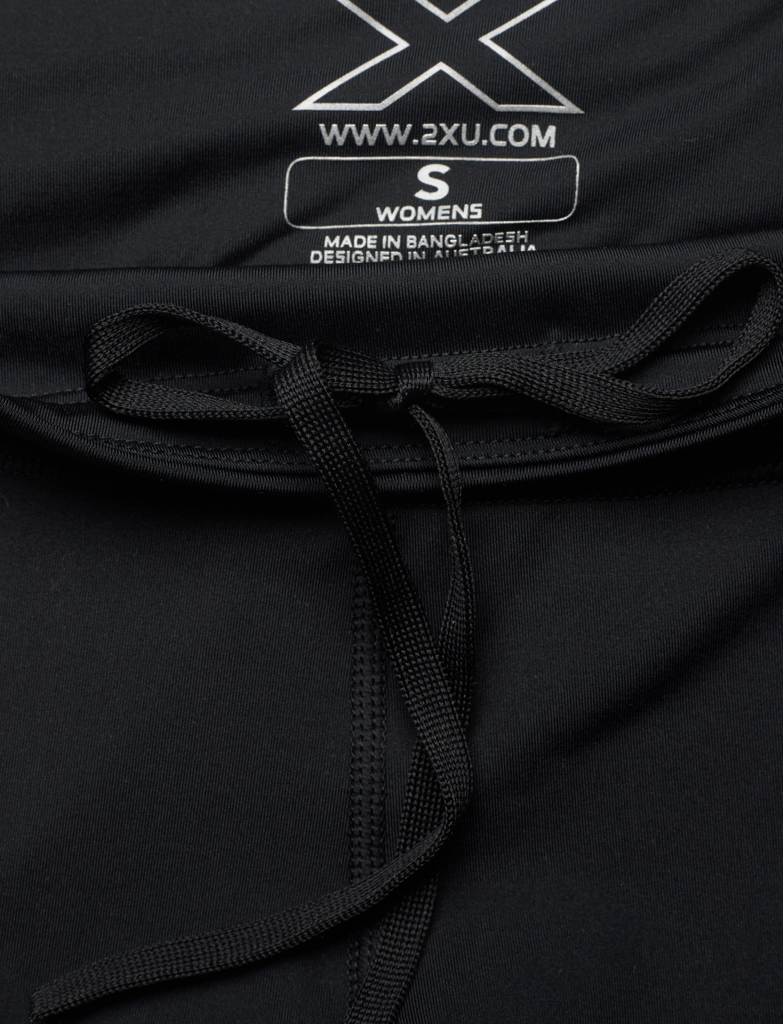 2XU - AERO MID-RISE COMP 6" SHORTS - black/silver reflective - 3