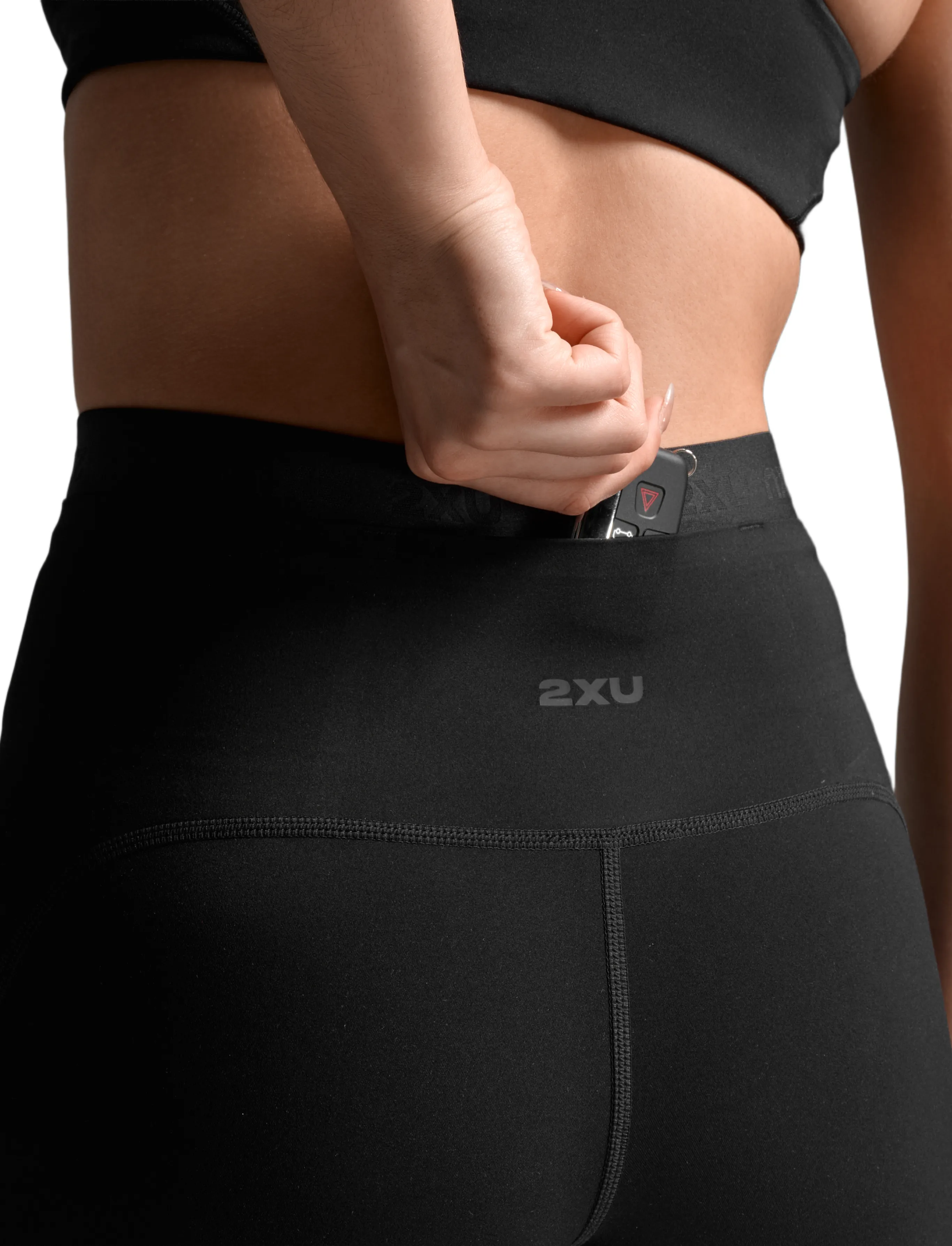 2XU Women's Form Stash Hi-Rise Bike Short träningsshorts – bild 6