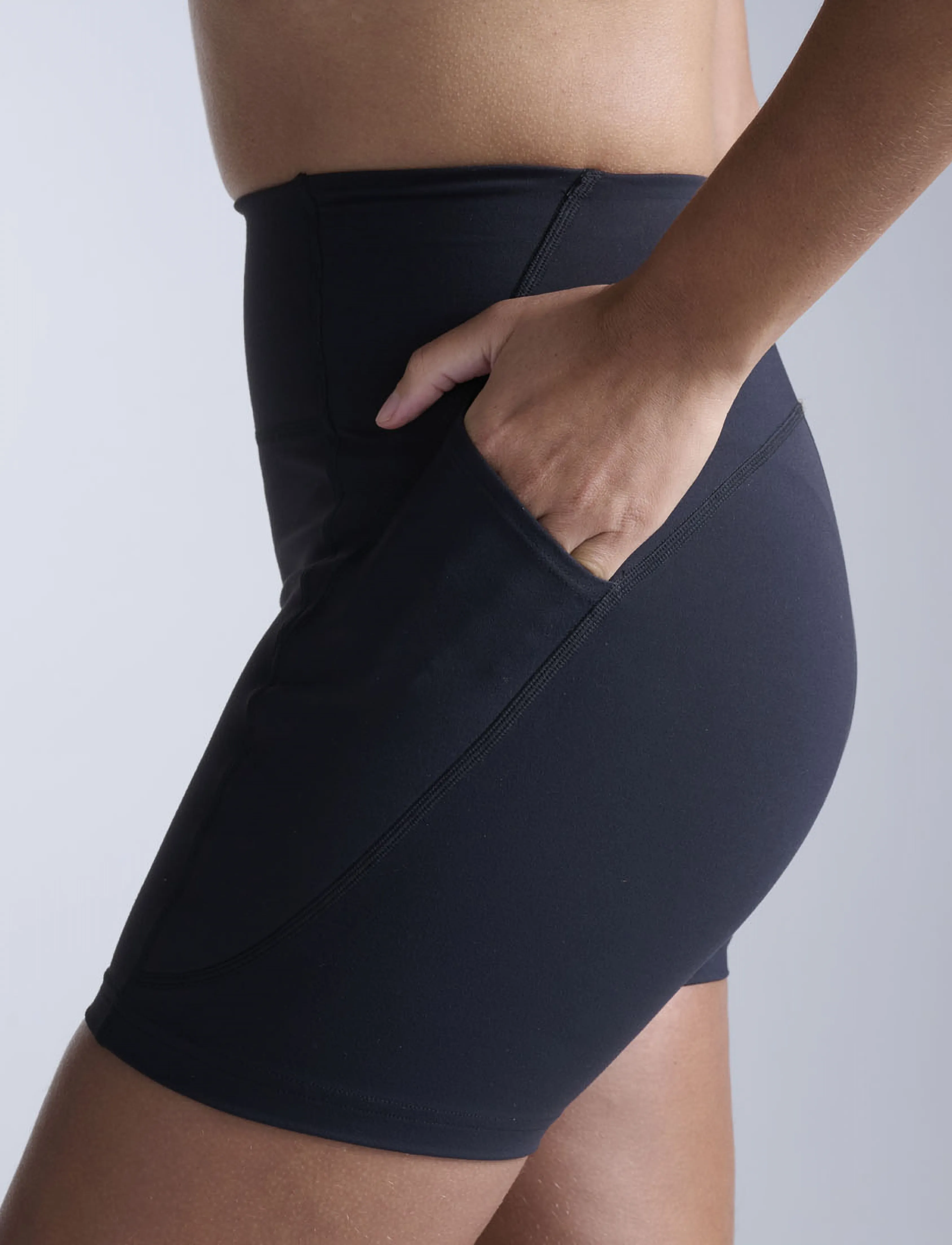 2XU - FLEX HI-RISE COMPRESSION 4 INCH SHORT - træningsshorts - black/black - 4