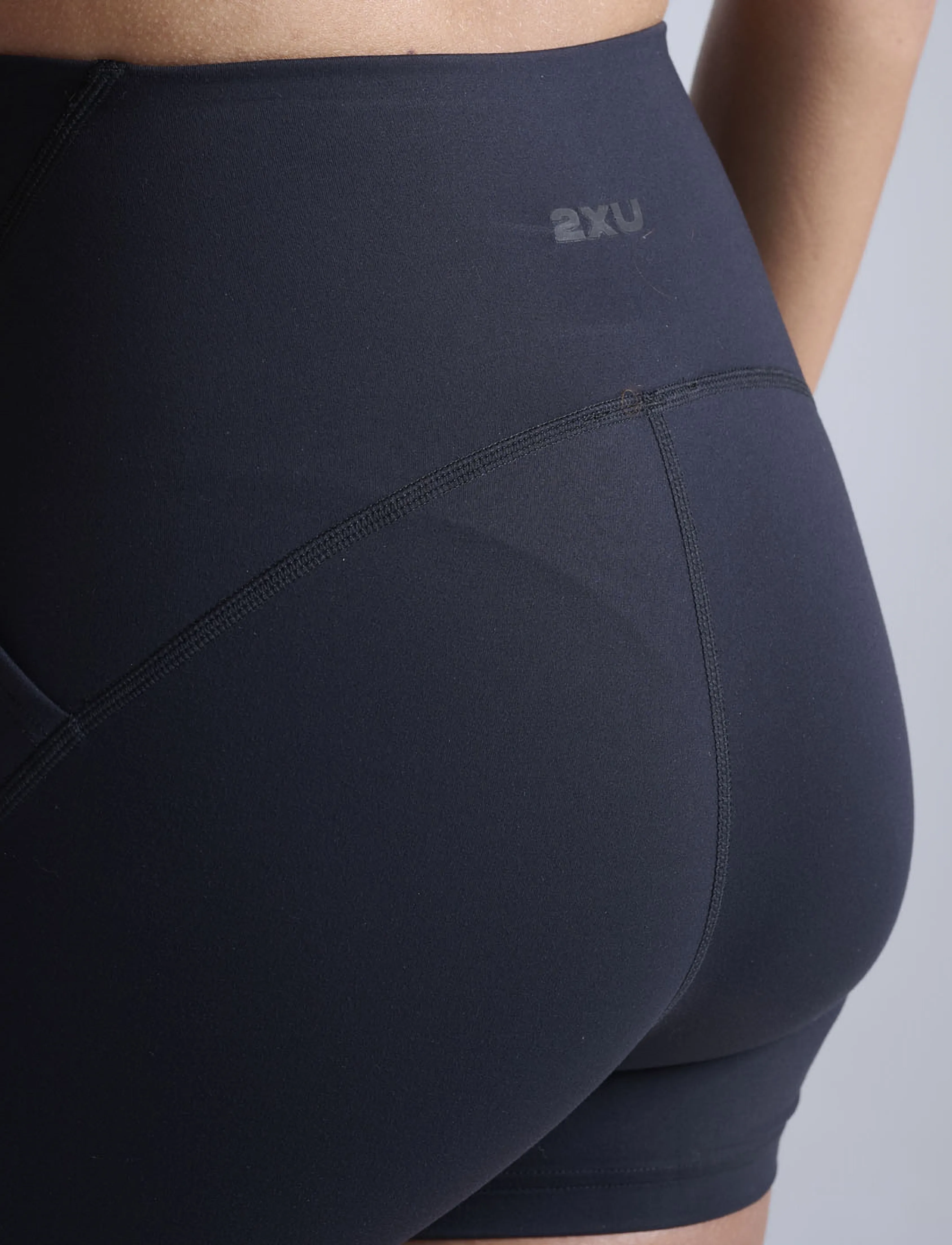 2XU - FLEX HI-RISE COMPRESSION 4 INCH SHORT - træningsshorts - black/black - 5