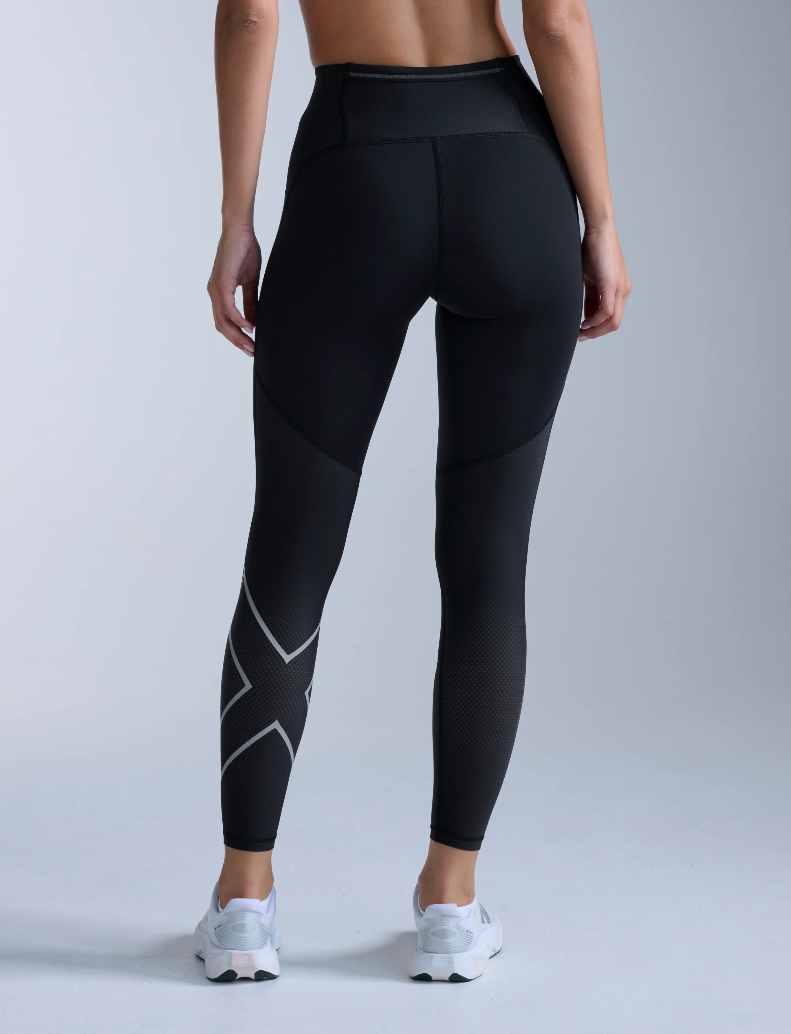 2XU - AERO MESH HI-RISE COMPRESSION TIGHTS - jooksuretuusid - black/silver reflective - 3