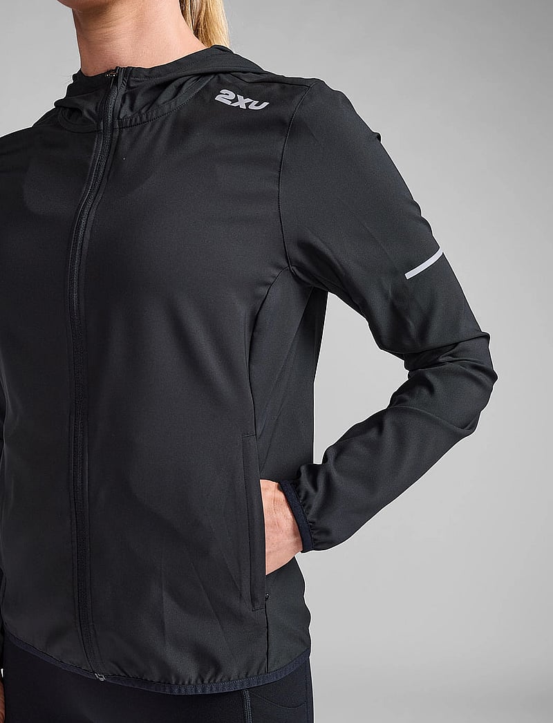2XU - AERO JACKET - träningsjackor - black/silver reflective - 3