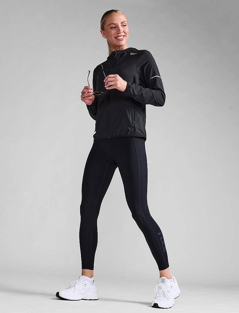 2XU - AERO JACKET - träningsjackor - black/silver reflective - 5