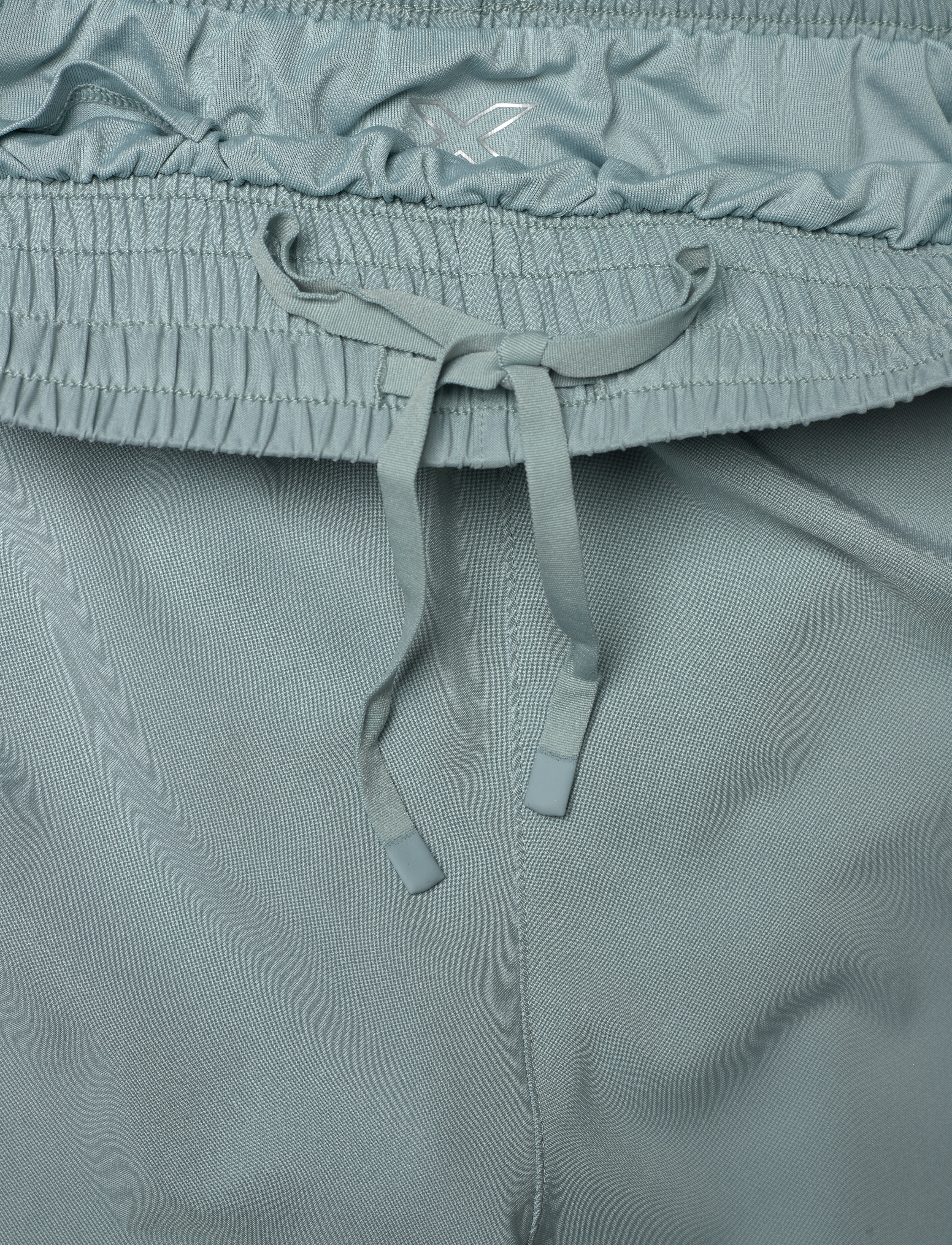 2XU - AERO HI-RISE 4 INCH SHORTS - løbeshorts - smoke blue/white reflective - 3