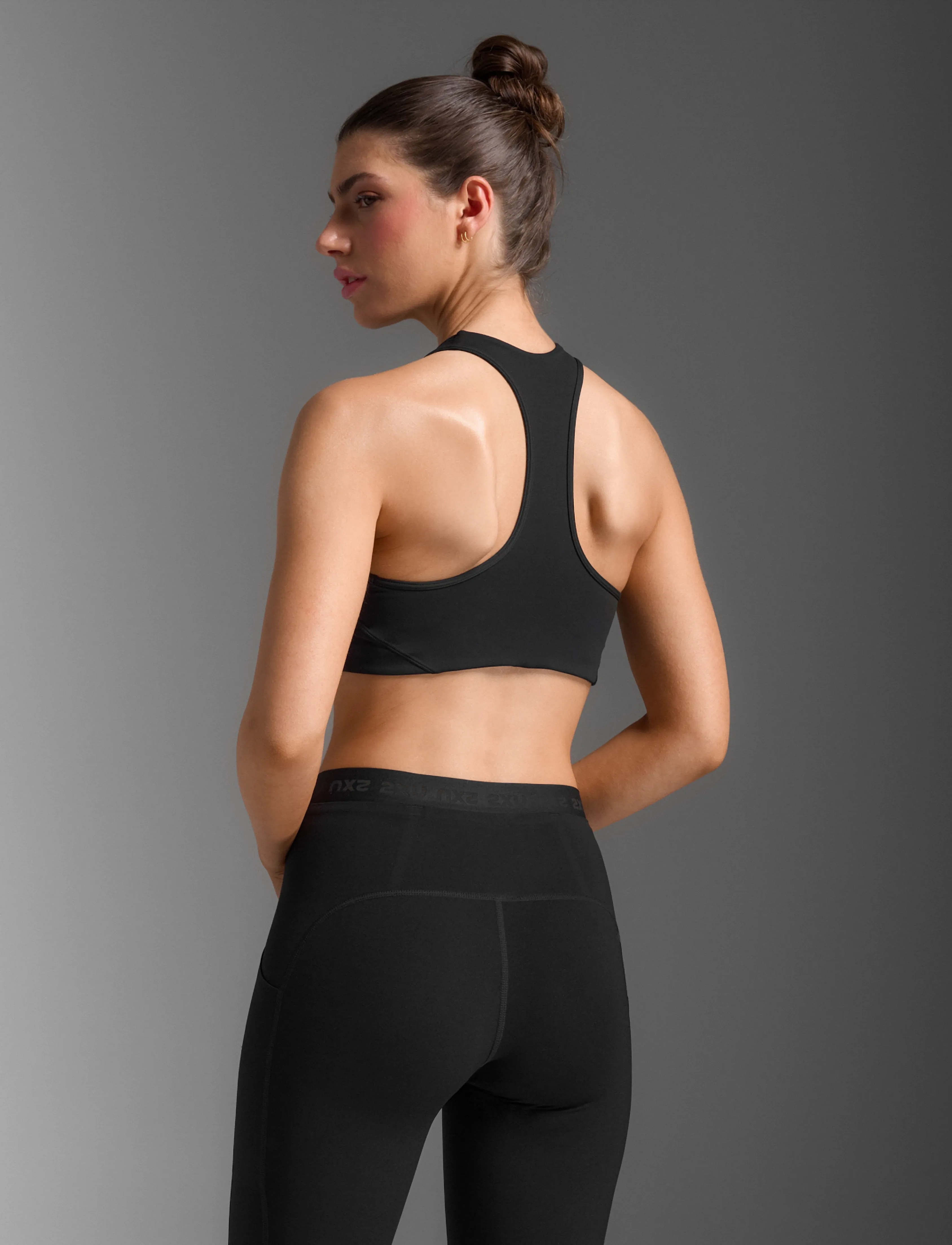 2XU - FORM RACERBACK MEDIUM IMPACT BRA - sport bh:ar - black/black - 3