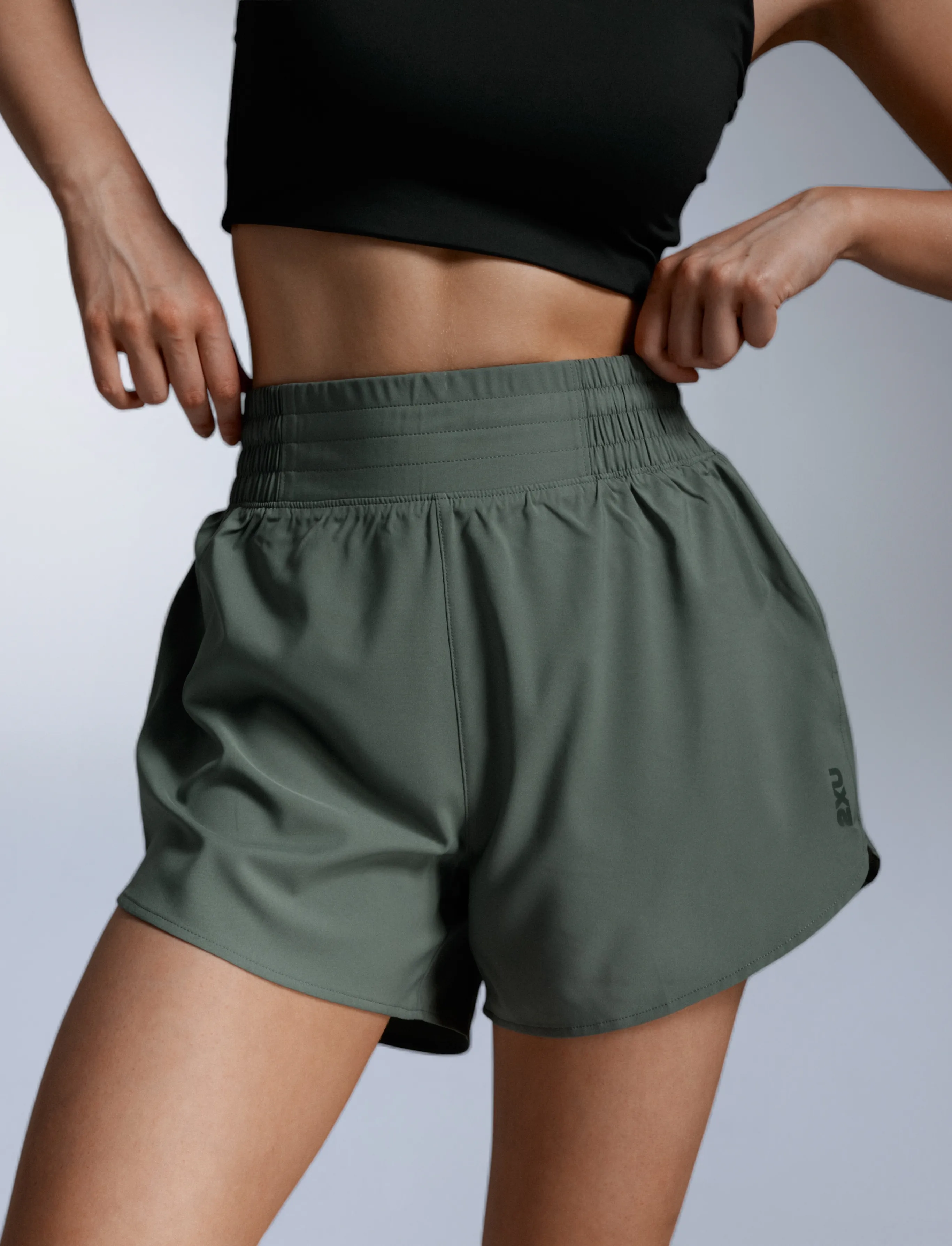 2XU - AERO HI-RISE 4 INCH SHORTS - laufshorts - olive leaf/olive leaf reflective - 0