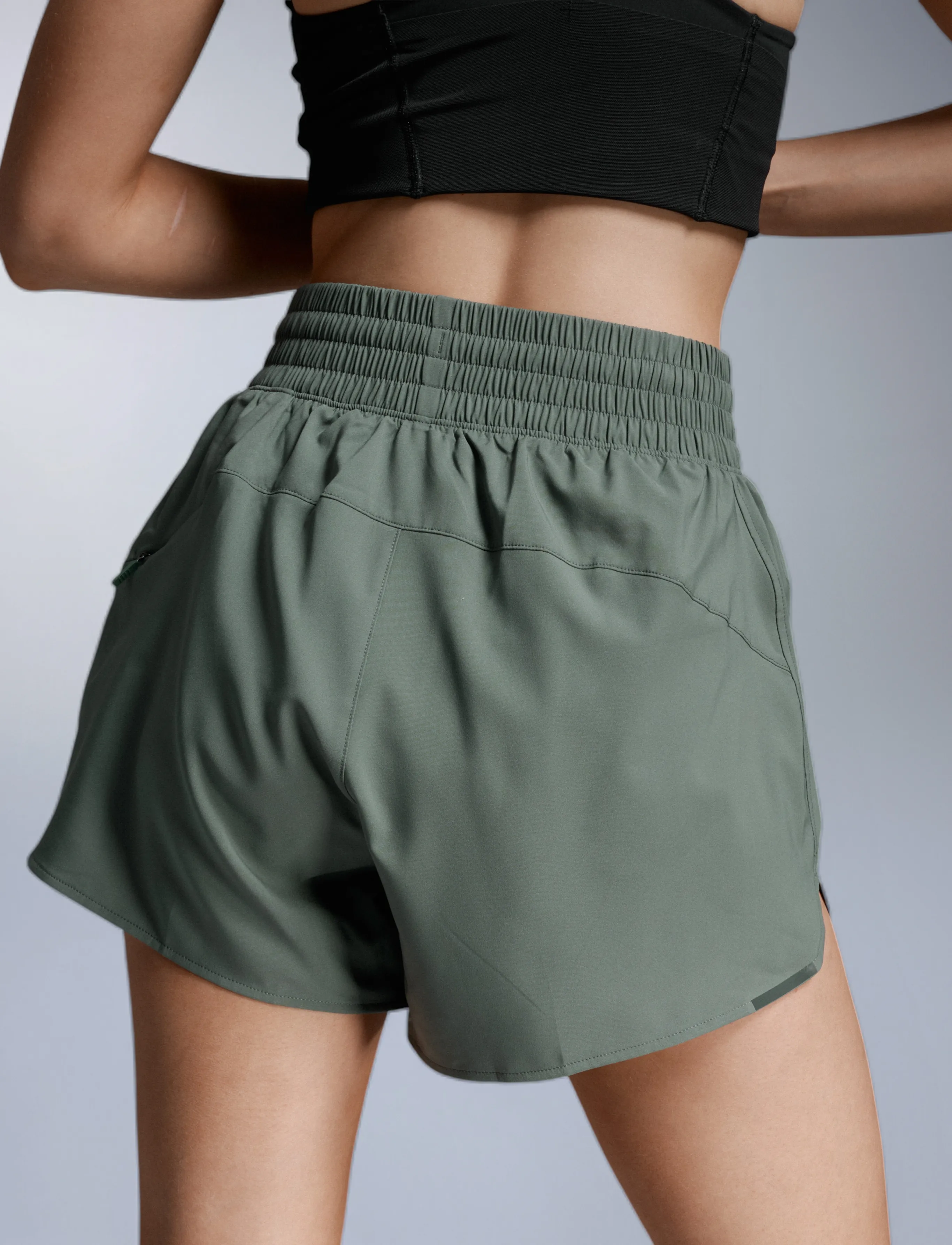 2XU - AERO HI-RISE 4 INCH SHORTS - laufshorts - olive leaf/olive leaf reflective - 3