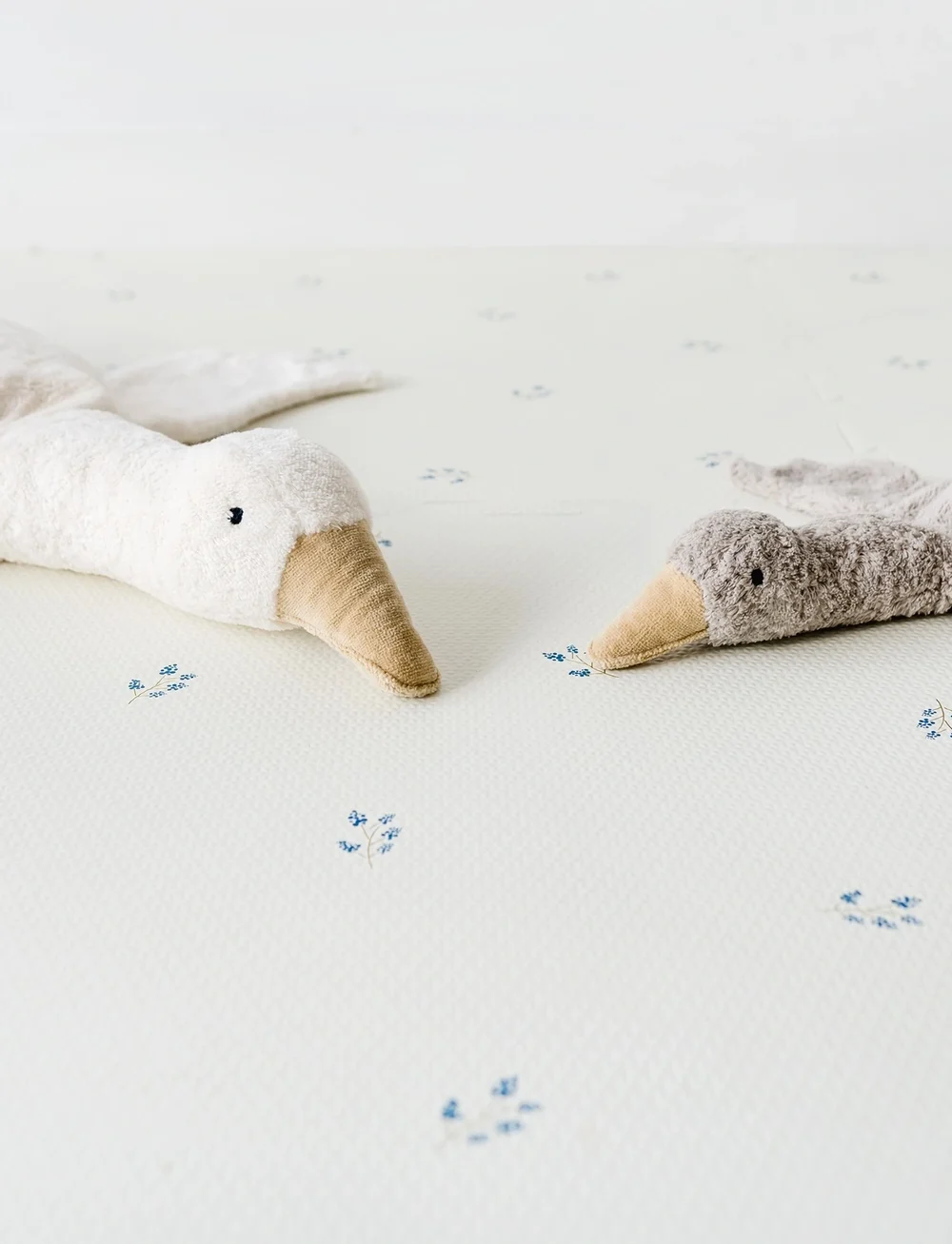 3 Sprouts - 3 Sprouts Floor Puzzle, Blueberry Ivory - ristkülikukujulised vaibad - beige - 0