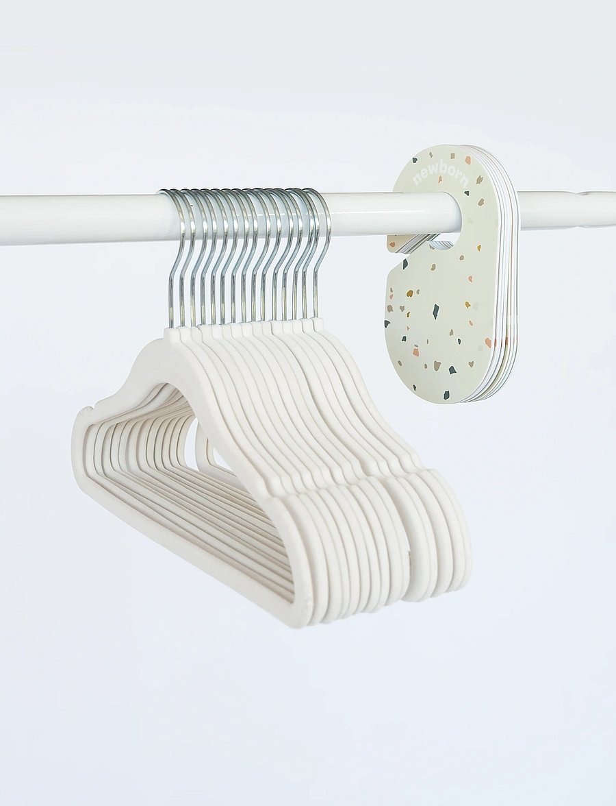 3 Sprouts - 3 Sprouts Set, Velvet Hangers (15 pcs.) and Closet Divider (8 pcs.), Cream/Terrazzo - crochets et suspensions - beige - 5