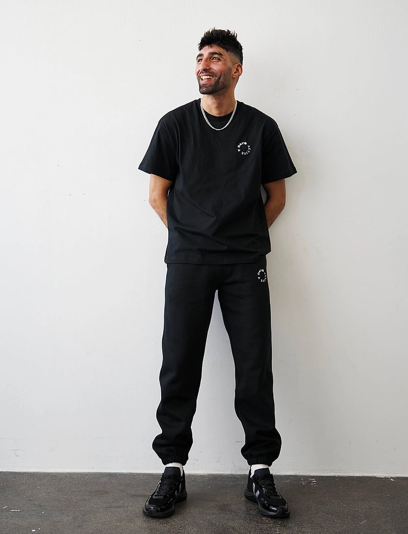 7 DAYS Active - Organic Regular Tee - t-shirts - 001 black - 0