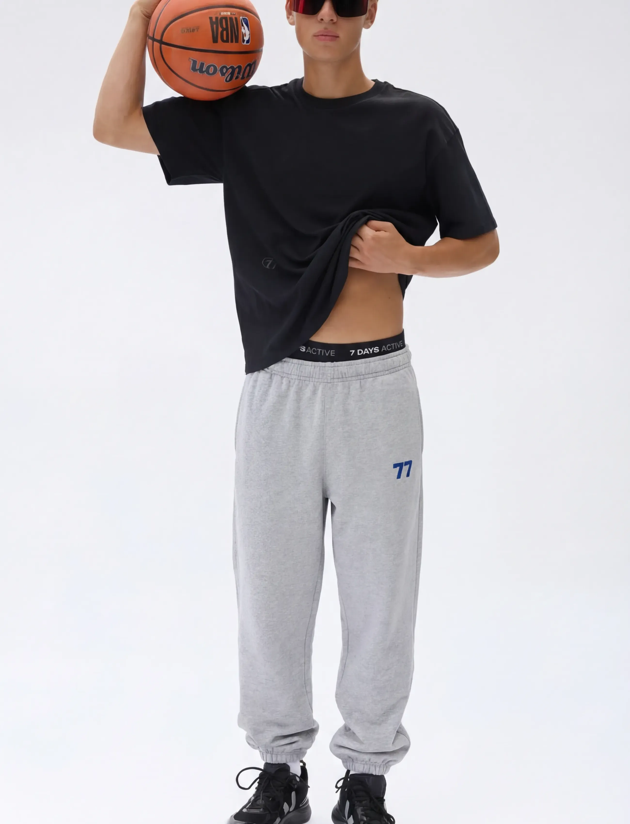 7 DAYS Active Organic Regular Globe Tee - T-Shirts - 001 BLACK / black