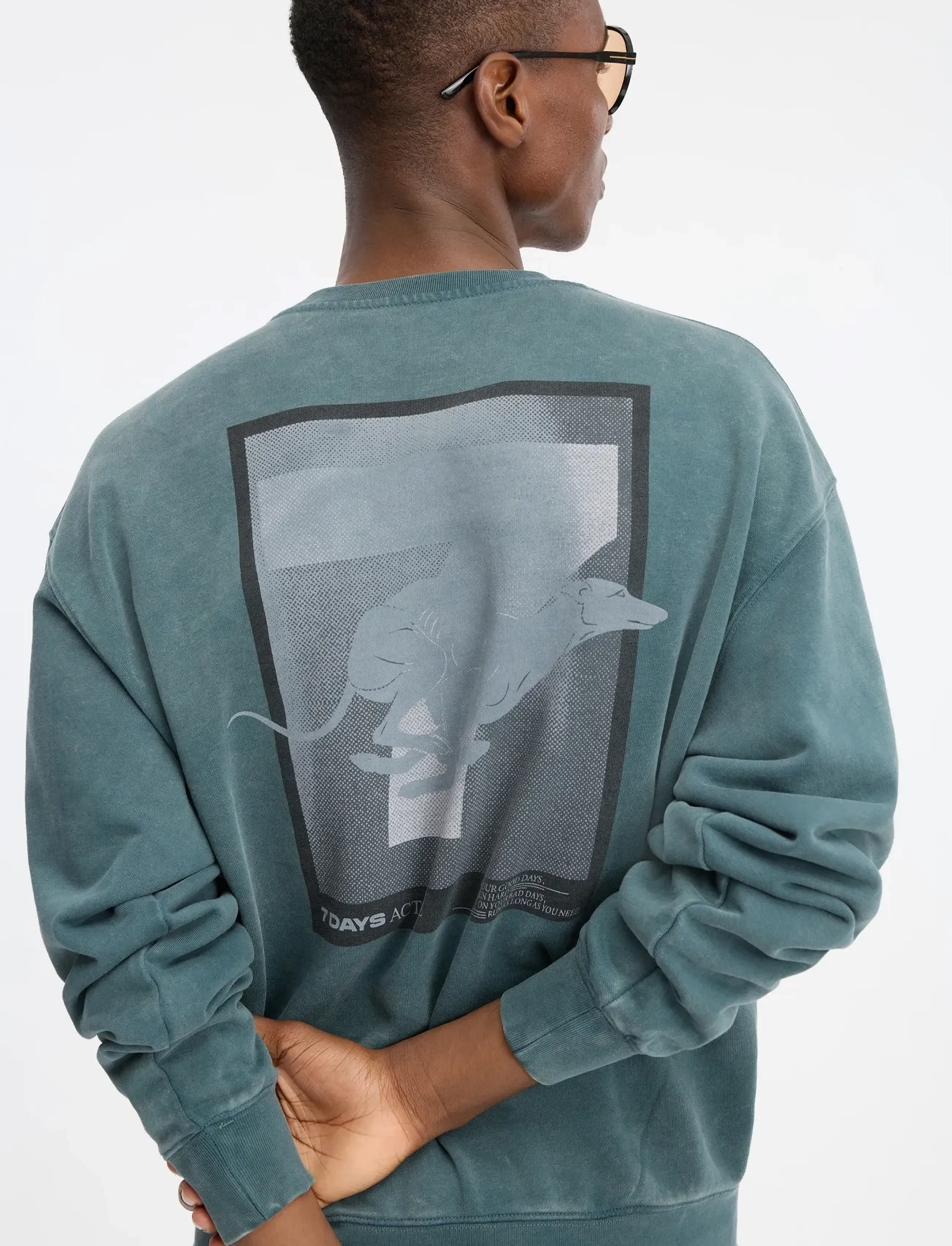 7 DAYS Active Regular Crewneck - Sweatshirts - 065 DUSTY GREEN / green