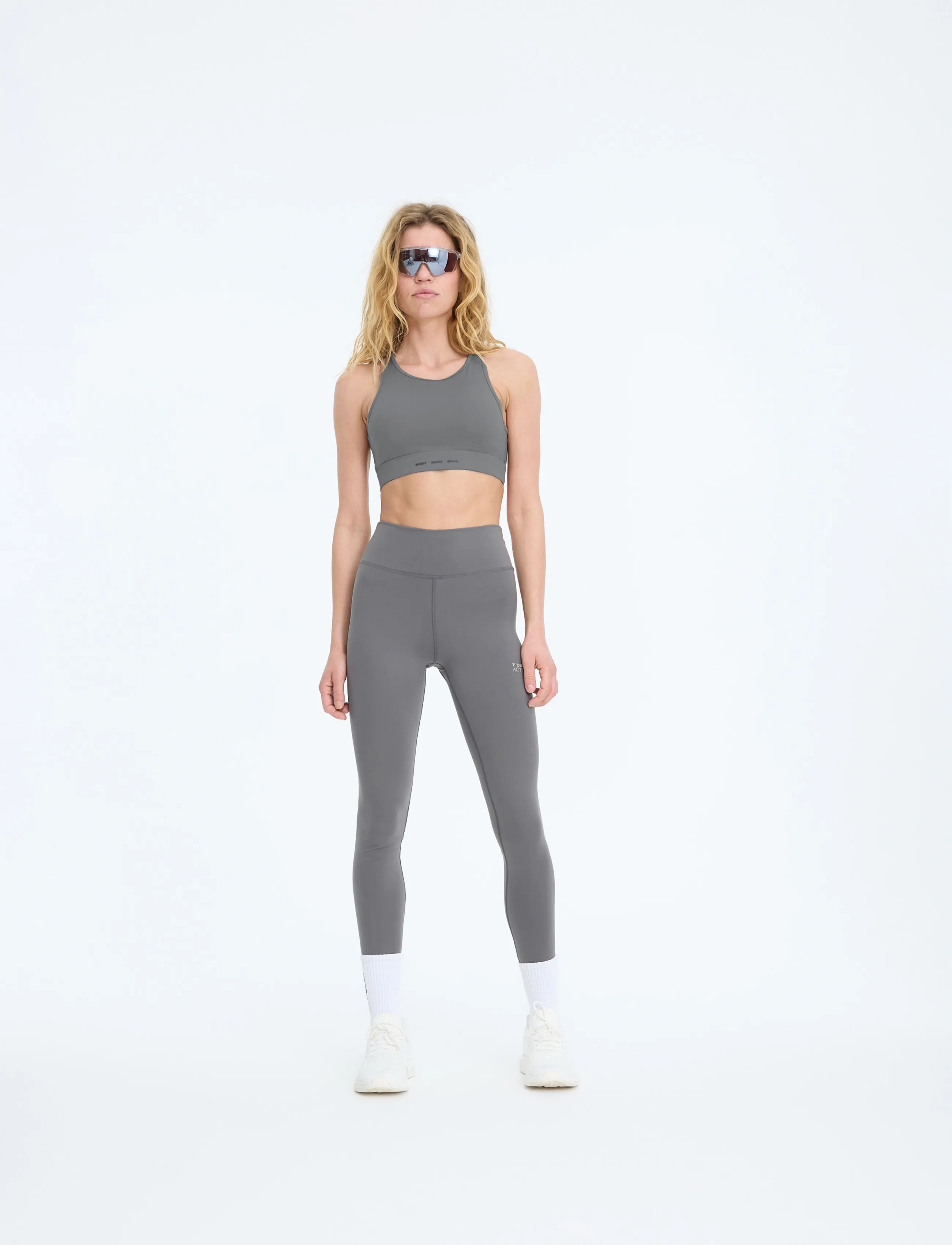 7 DAYS Active - BODY Open Back Bra - 061 charcoal - 5