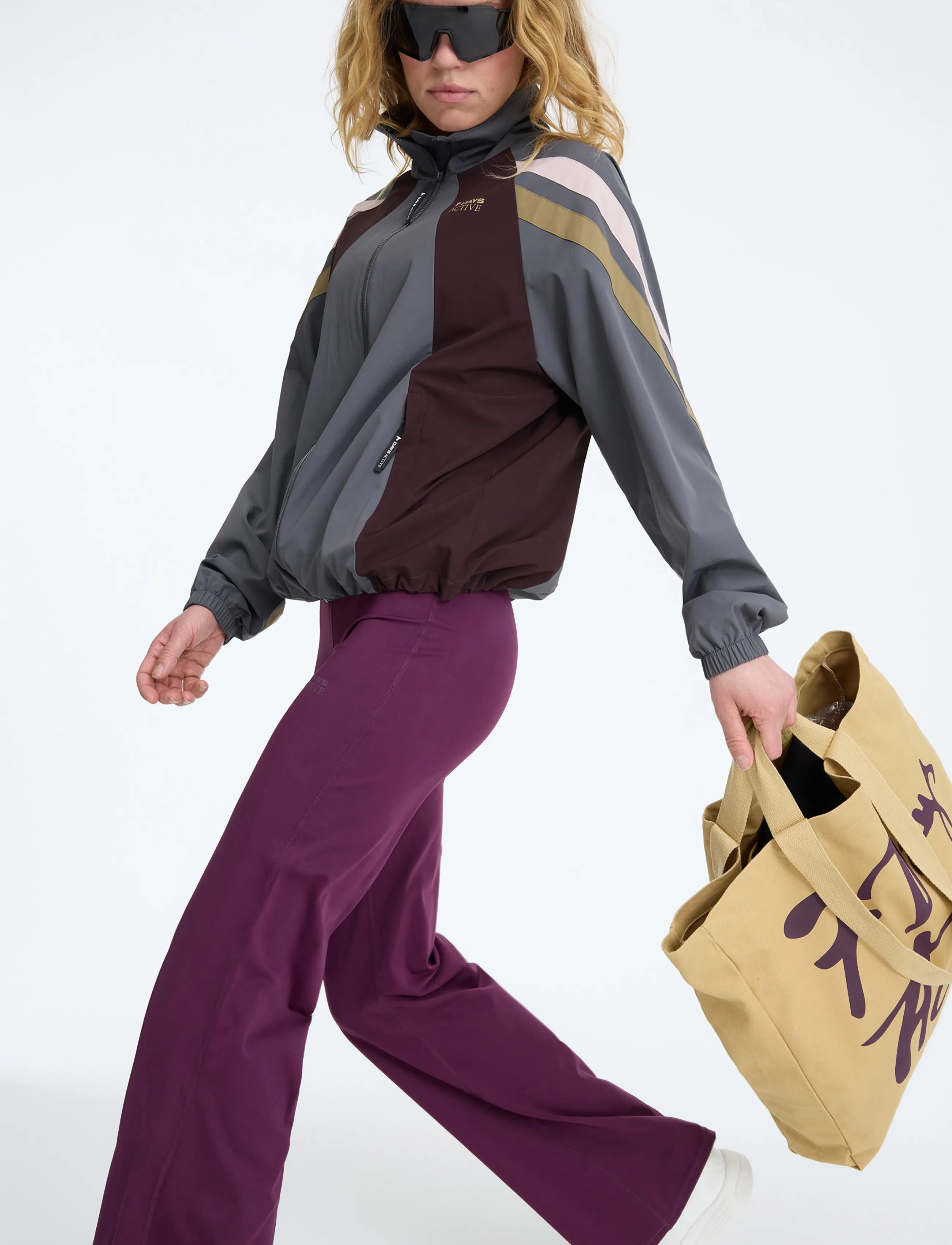 7 DAYS Active BODY W Bootcut Pants - Püksid - 072 PLUM / purple
