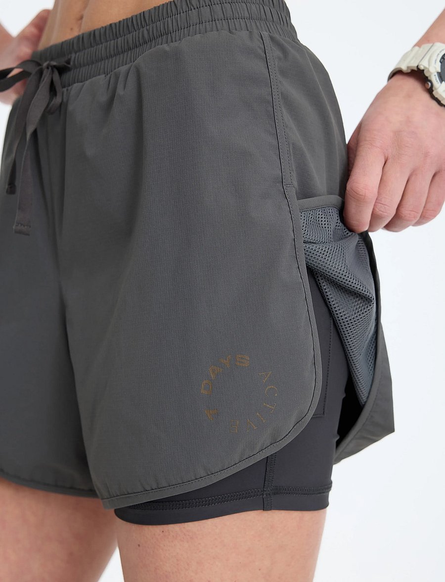 7 DAYS Active - BODY W 2 in 1 Shorts - træningsshorts - 061 charcoal - 0