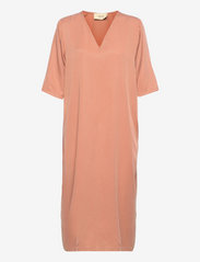 A Part Of The Art - JUSTICE CAFTAN - midi dresses - foggy pink - 0