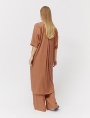 A Part Of The Art - JUSTICE CAFTAN - midi-kleider - foggy pink - 2