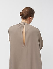 A Part Of The Art - SERENITY DRESS - maxi jurken - nougat - 3