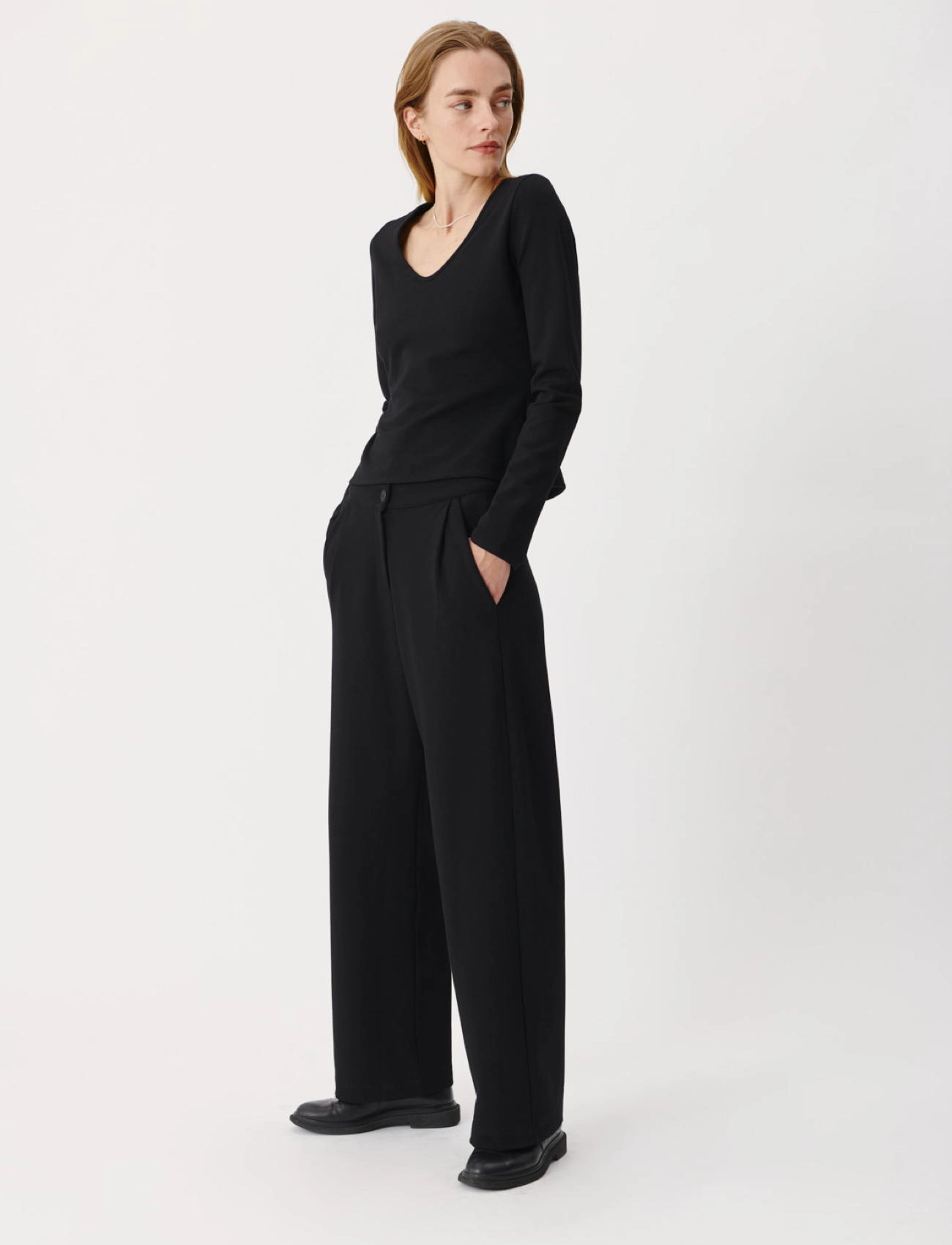 A Part Of The Art - FREE LONG SLEEVE TOP - black - 3