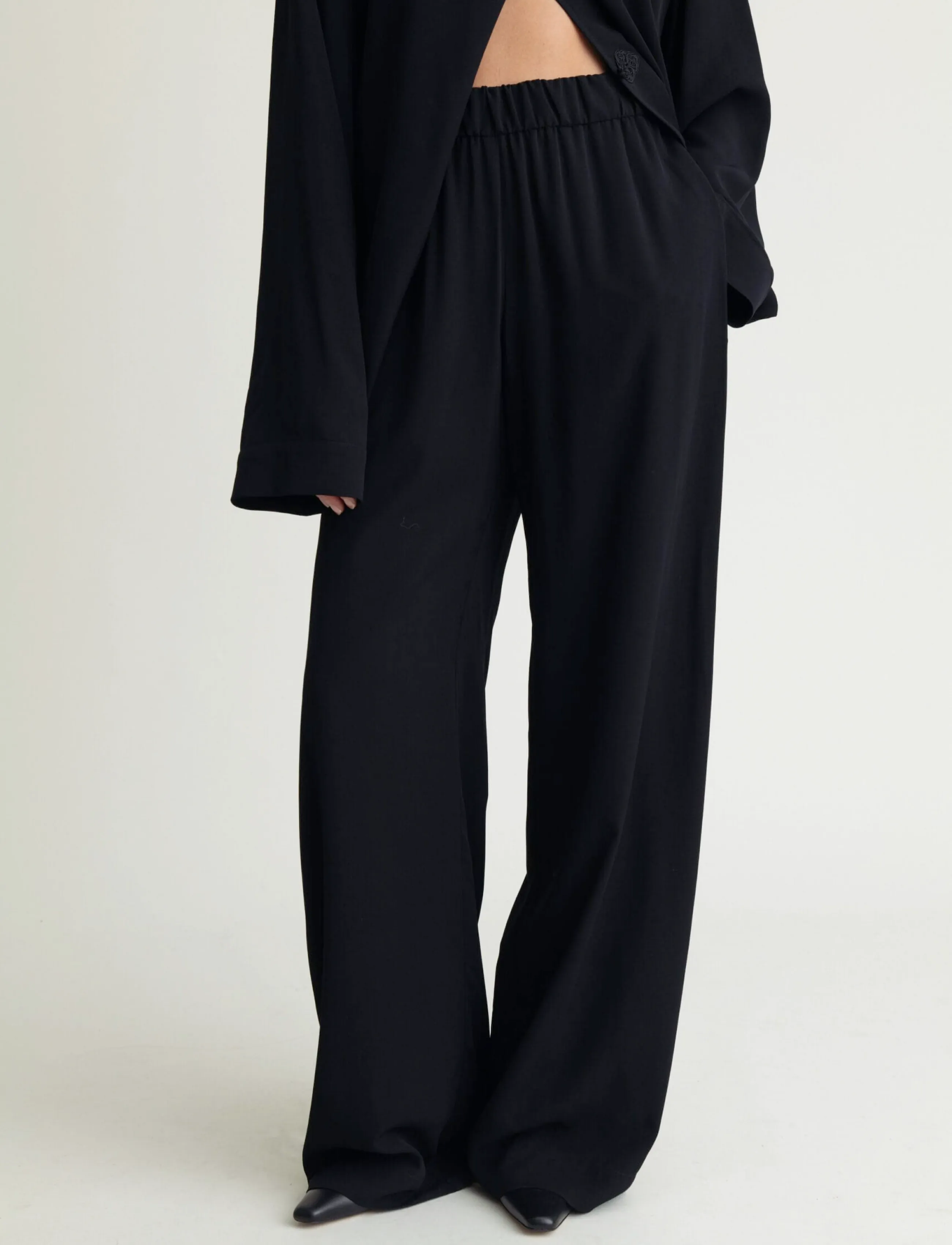 A Part Of The Art - DAILY PANTS - hosen mit weitem bein - black - 2