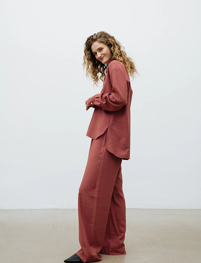 A Part Of The Art - VACANT PANTS - hosen mit weitem bein - dusty rosewood - 3