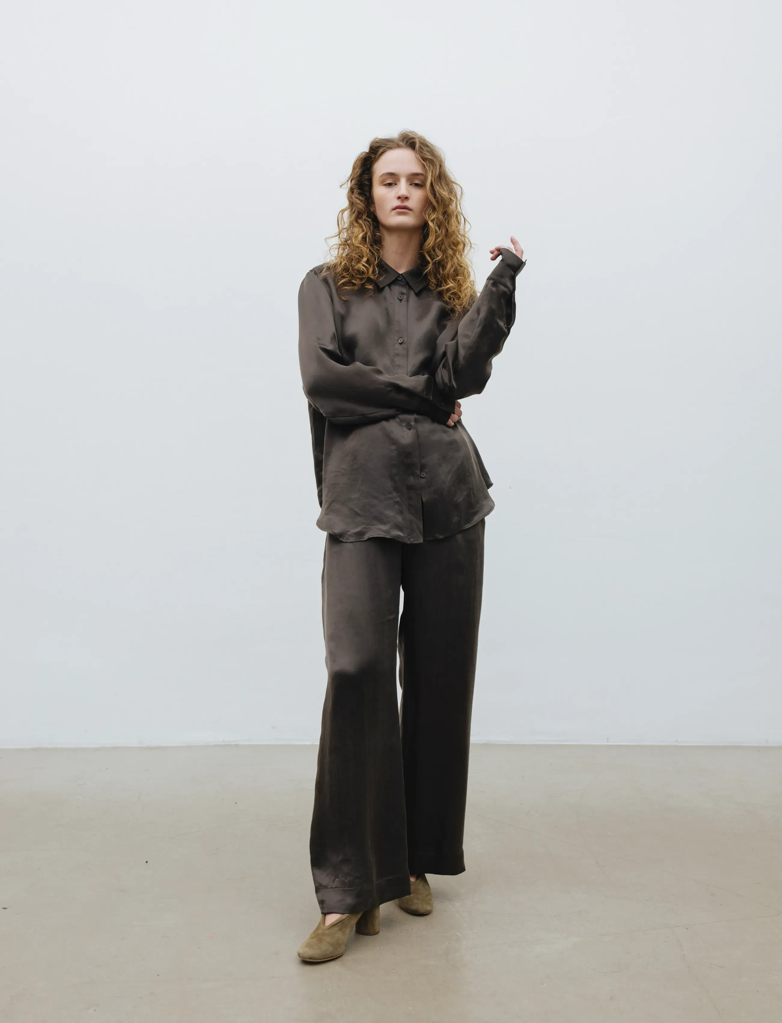 A Part Of The Art DAILY PANTS - Housut - BITTER CHOCOLATE / grey