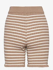 A-View - Sira shorts - kasdienio stiliaus šortai - camel/off white - 1