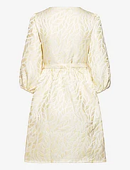 A-View - Jenny dress - festkläder till outletpriser - white with yellow - 1