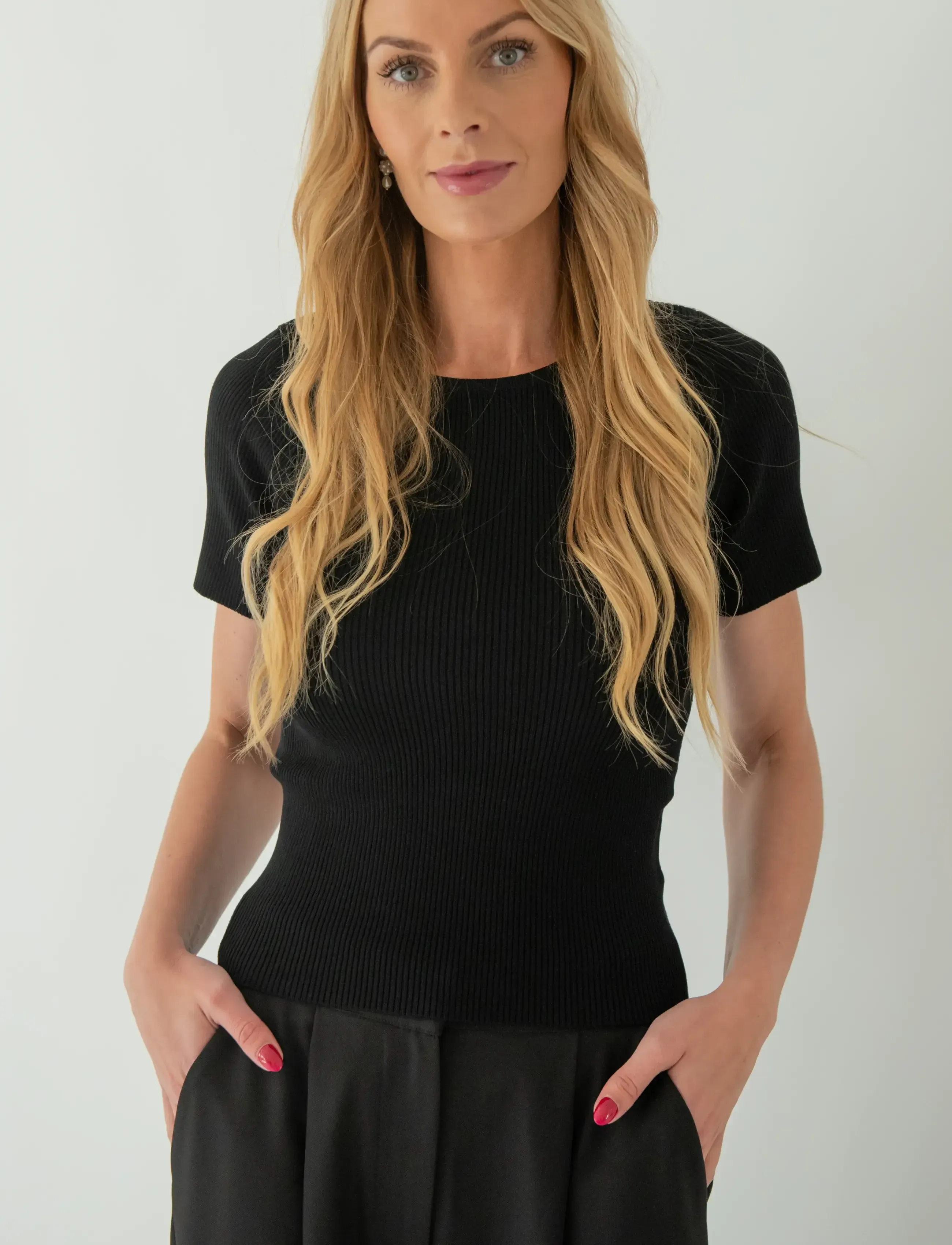 A-View - Rib knit short sleeve top - efterårstøj - black - 0