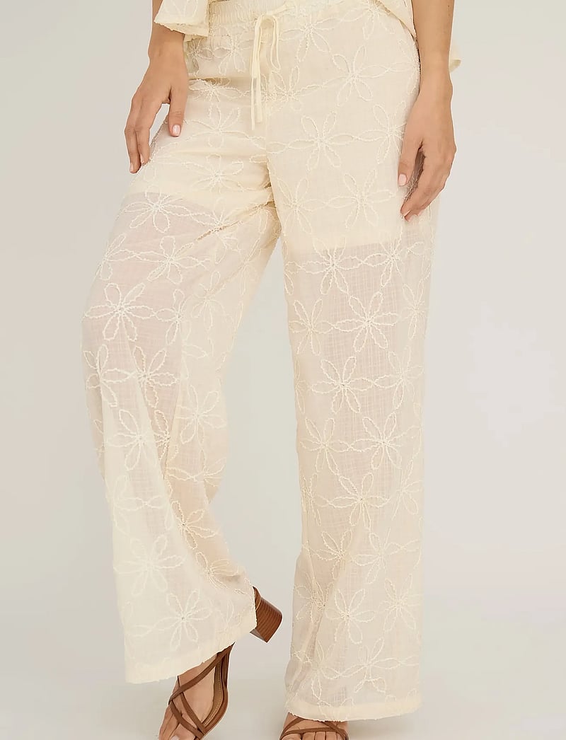 A-View - Beate pants - pantalons larges - light sand - 4
