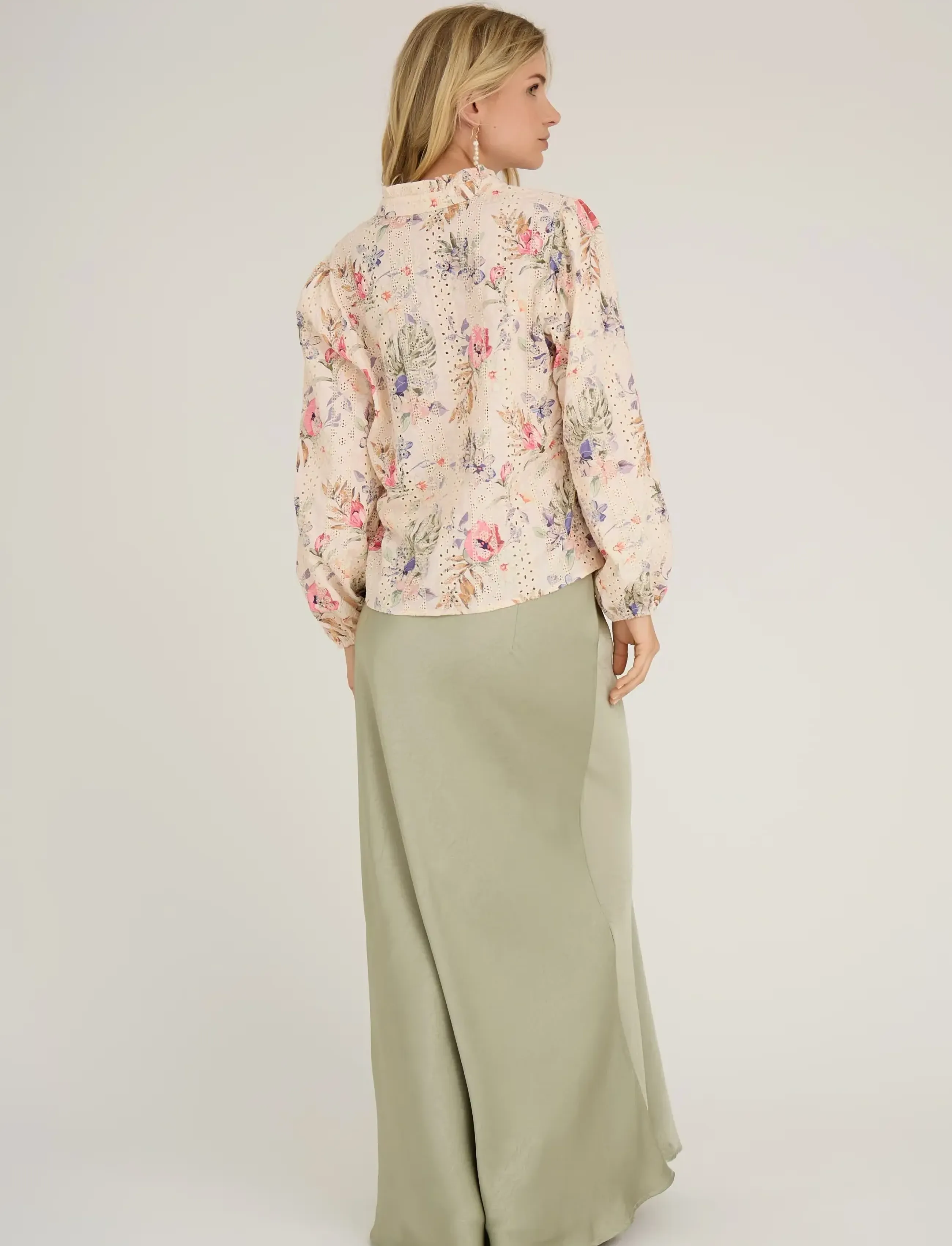 A-View - Grete blouse - sand/dusty green - 3
