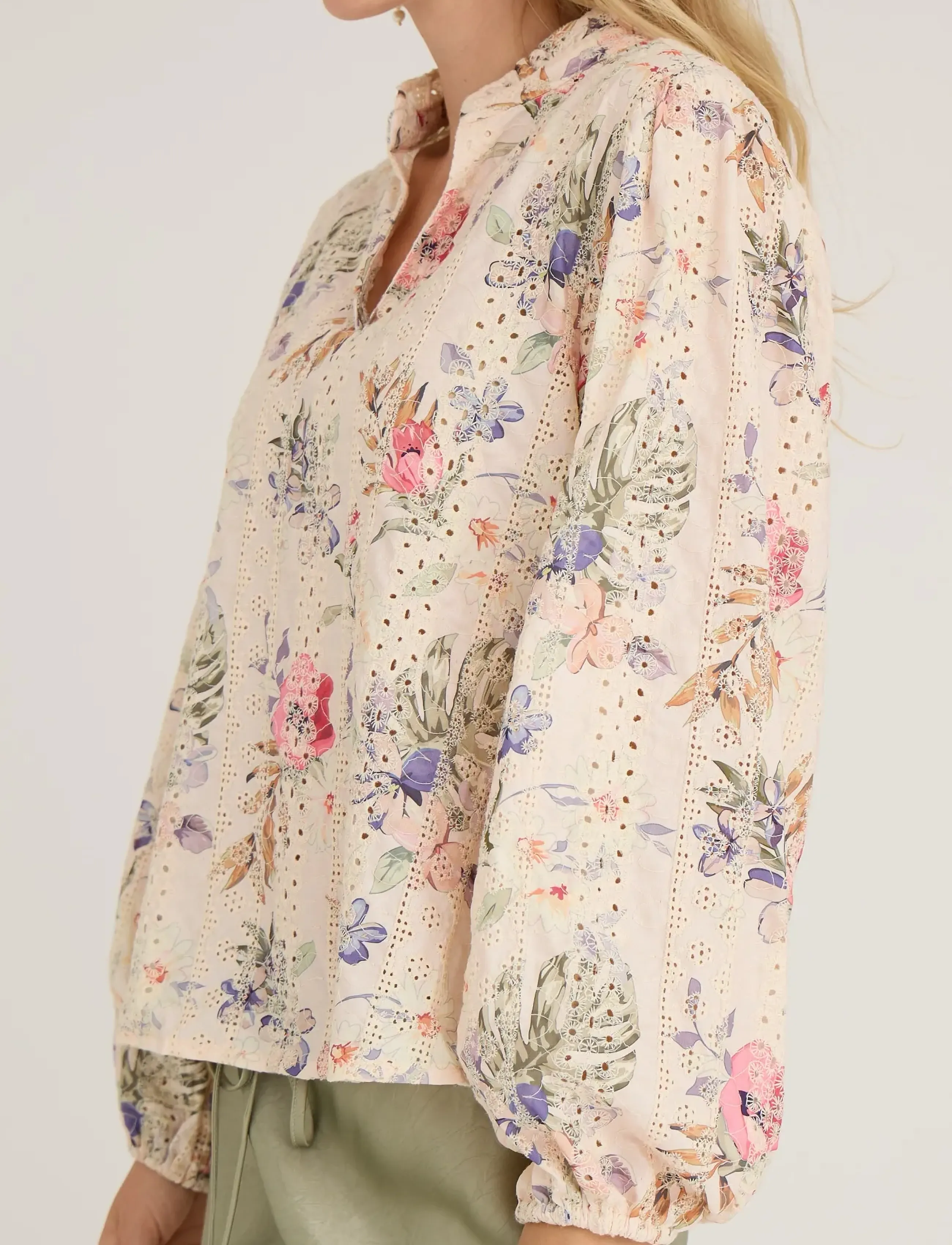 A-View - Grete blouse - sand/dusty green - 4